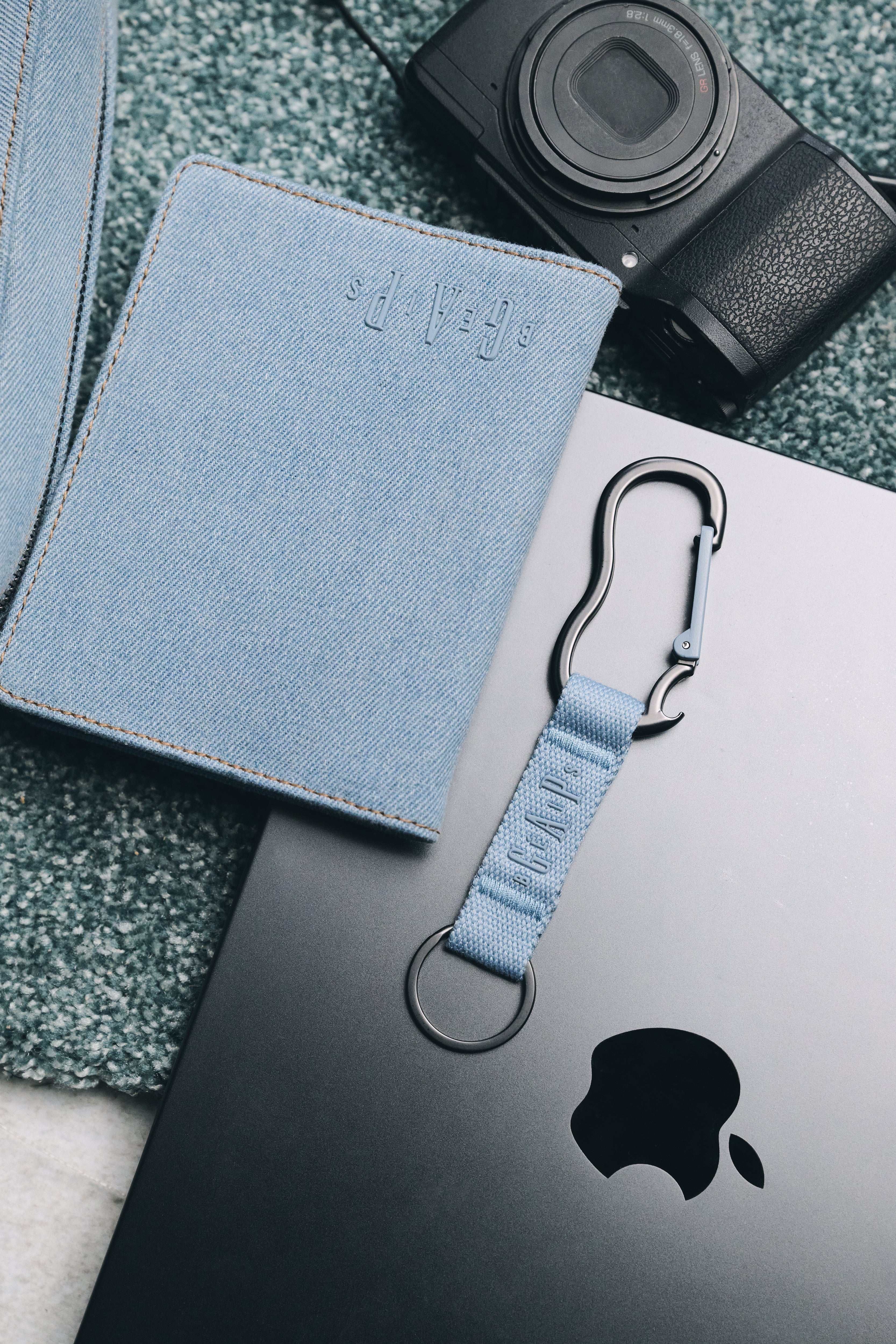 Gap x BÉIS The Carabiner in Denim Blue