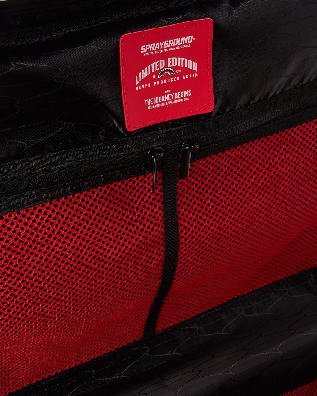 SHARKITECTURE MOLDED 2 PC LUGGAGE SET