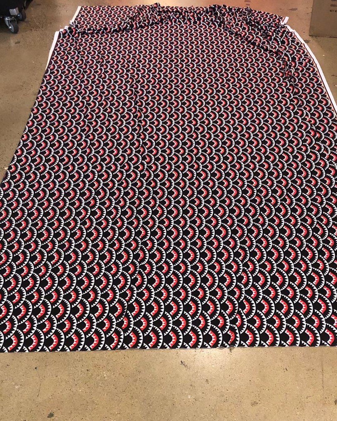 REVERSIBLE SPORT FIT ADULT FASHION MASK (MYSTERY PACK)