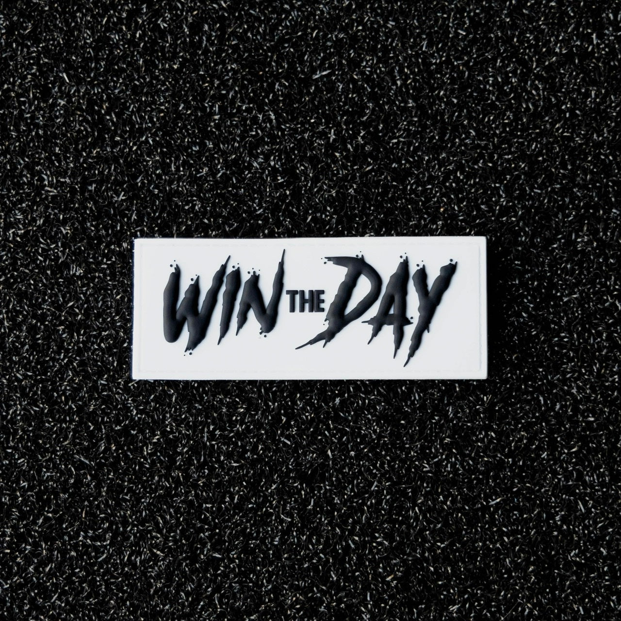WIN THE DAY Strip Arctic White W/Black
