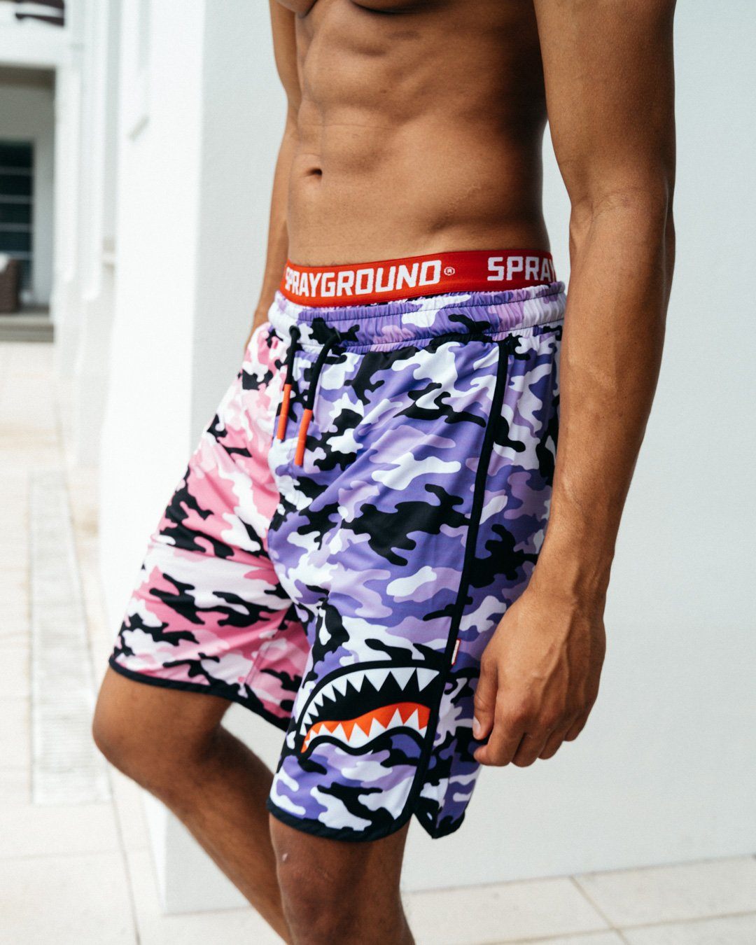 SPLIT CAMO CORTO SWIM TRUNKS