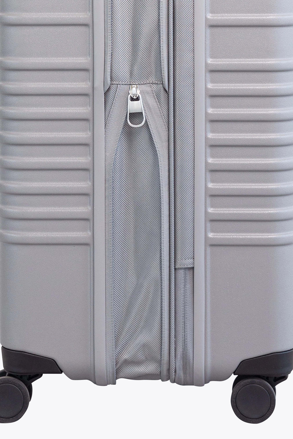 The Carry-On Roller in Grey