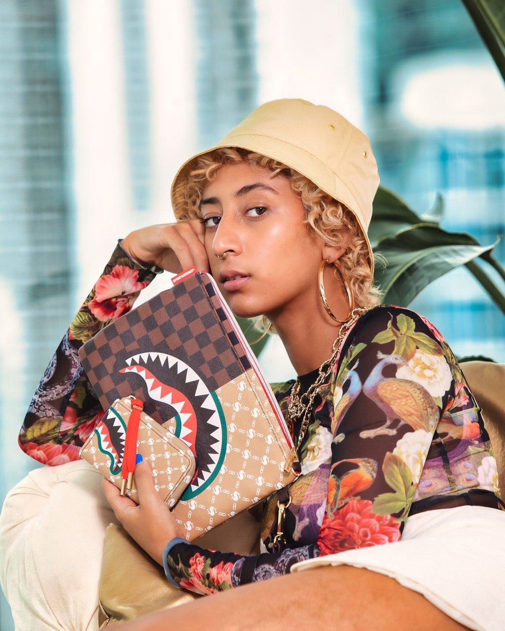 PARIS VS FLORENCE CROSSOVER CLUTCH