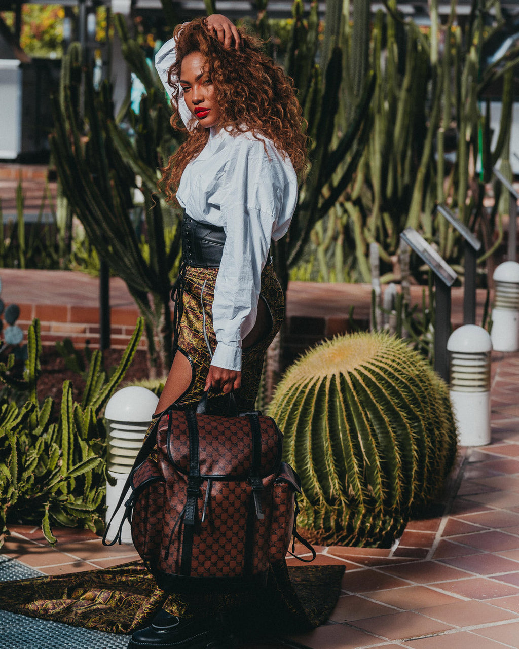 SHARKS AND SKULLS MONTE CARLO