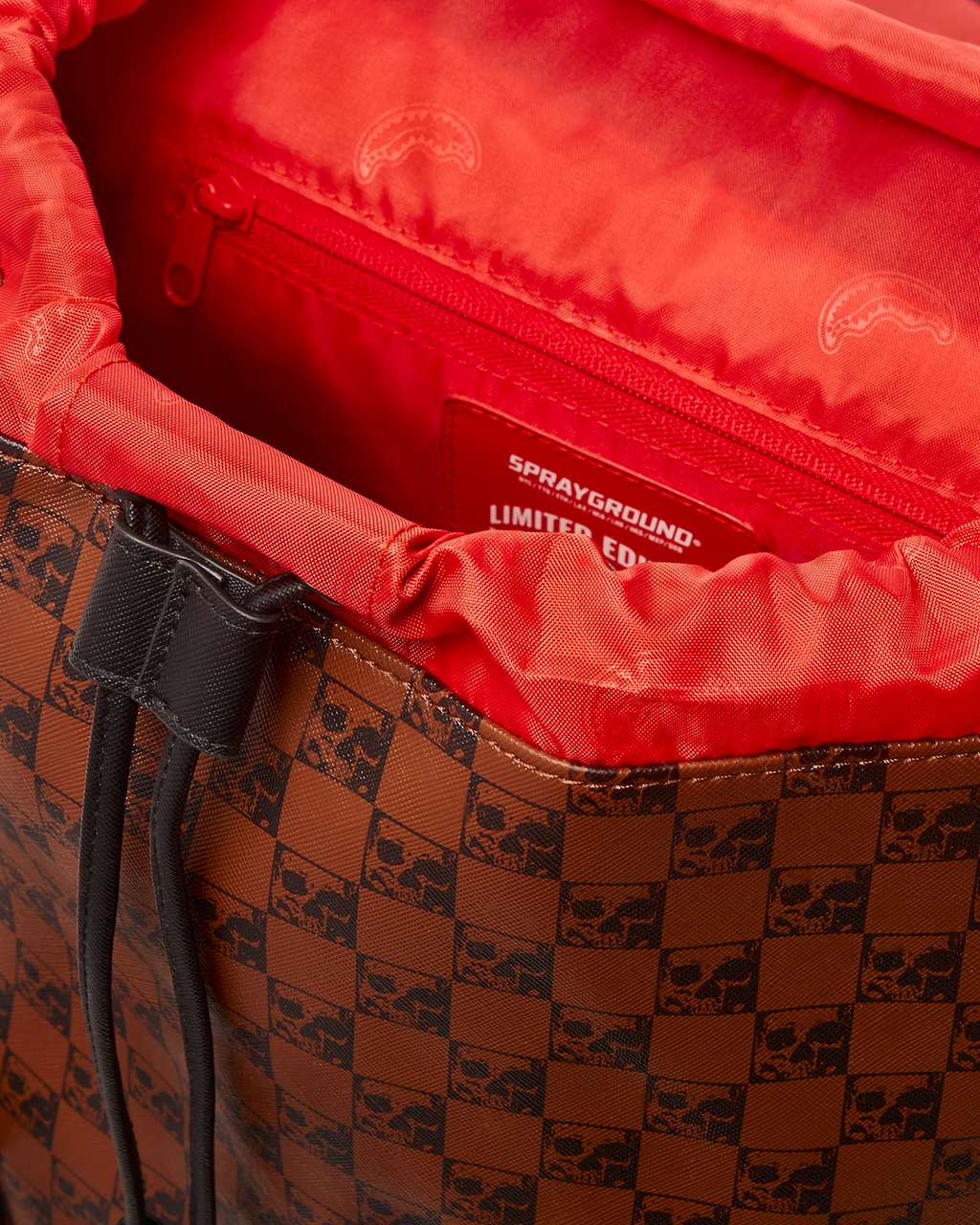 SHARKS AND SKULLS MONTE CARLO