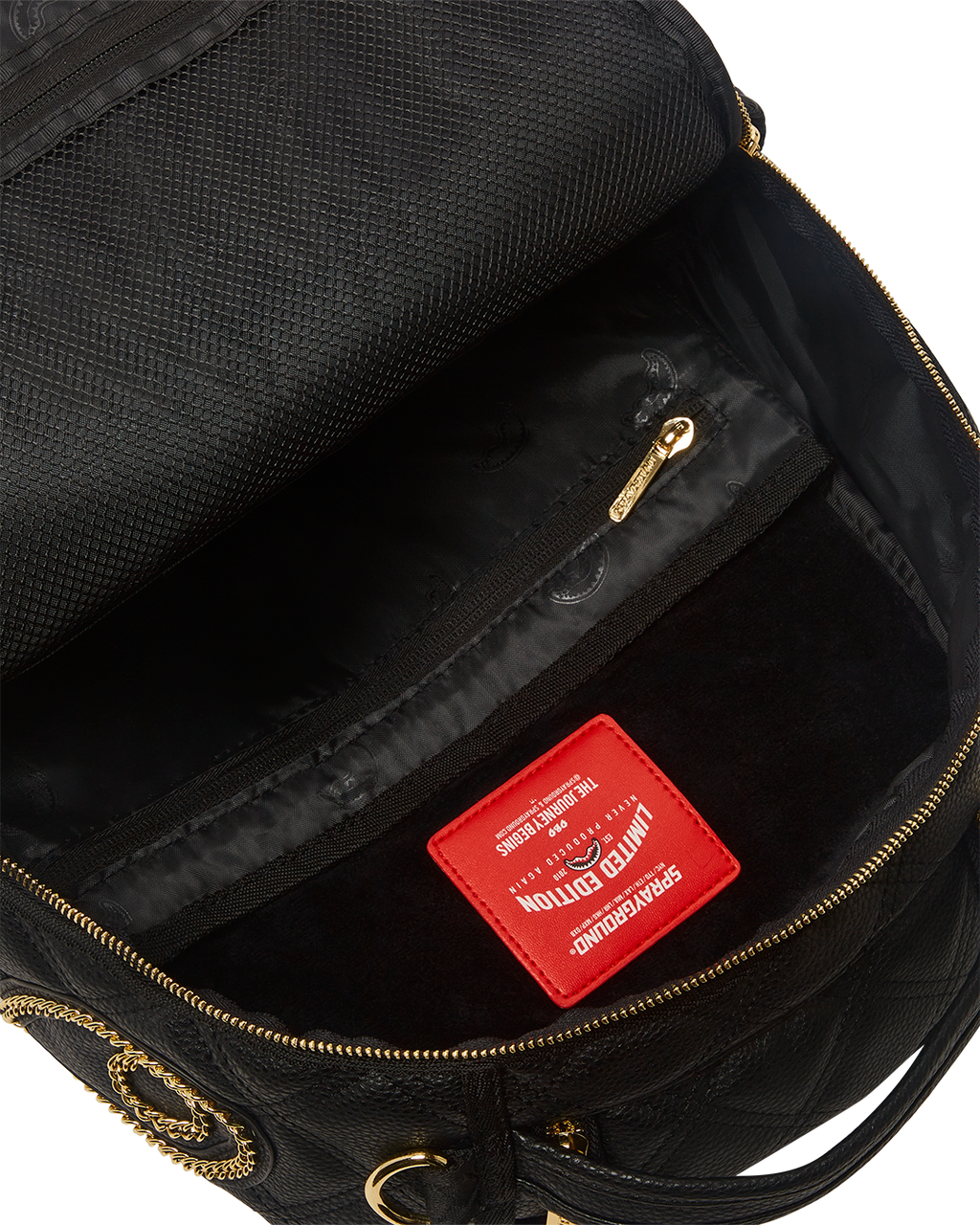 NOIR QUILT GOLD CHAIN SHARK BACKPACK (DLXV)