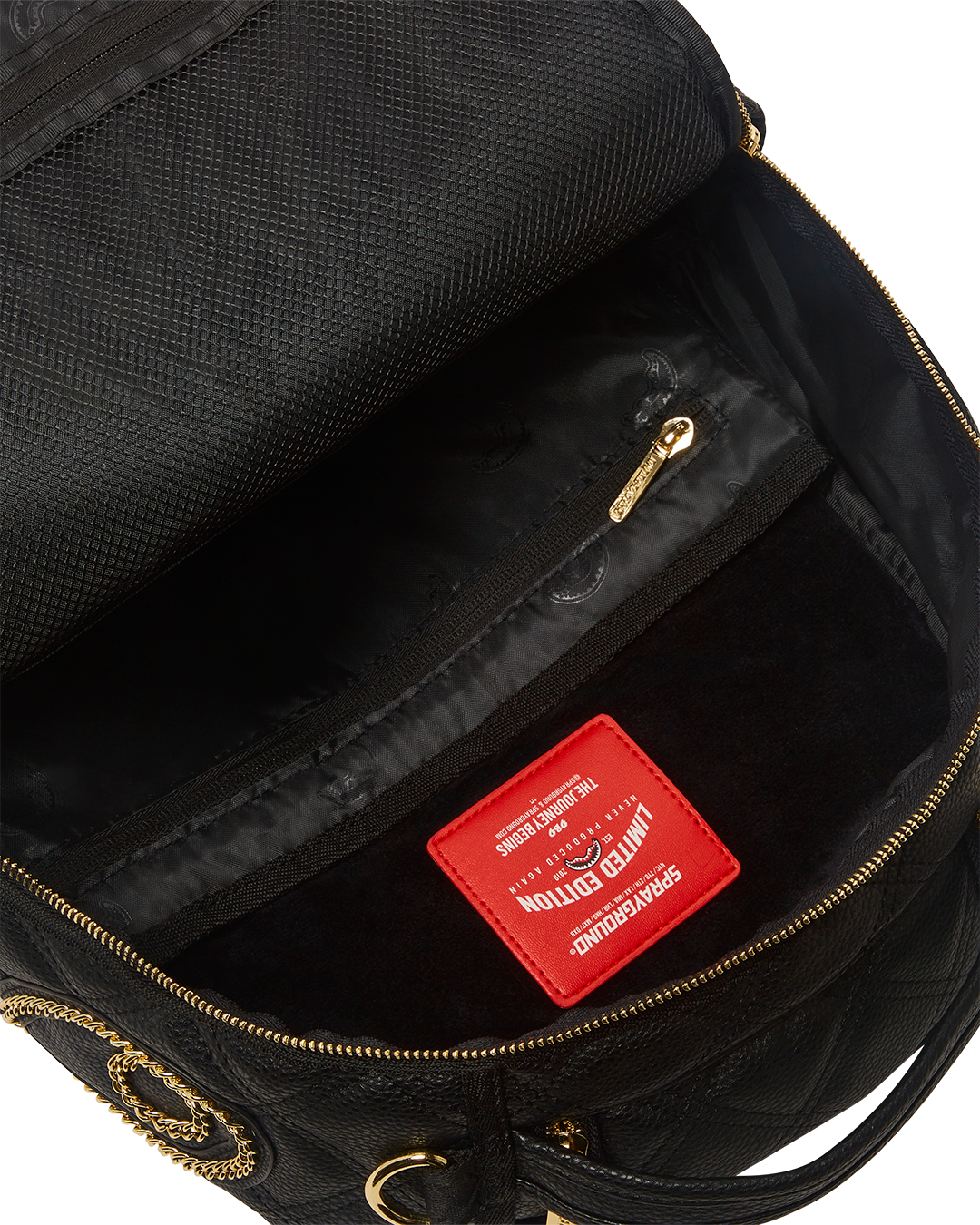 NOIR QUILT GOLD CHAIN SHARK BACKPACK (DLXV)