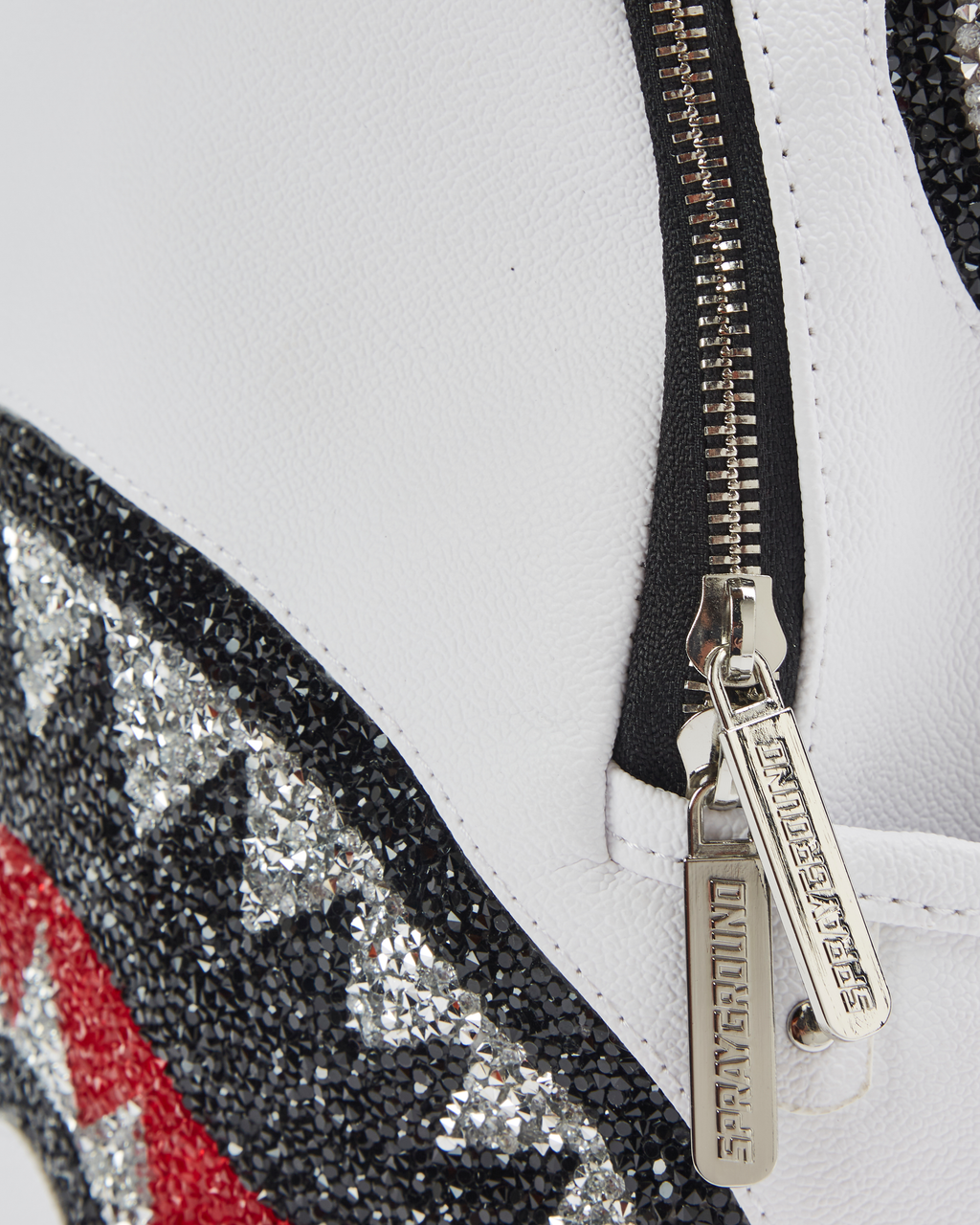 CLEARCUT SAVAGE BACKPACK (WHITE)