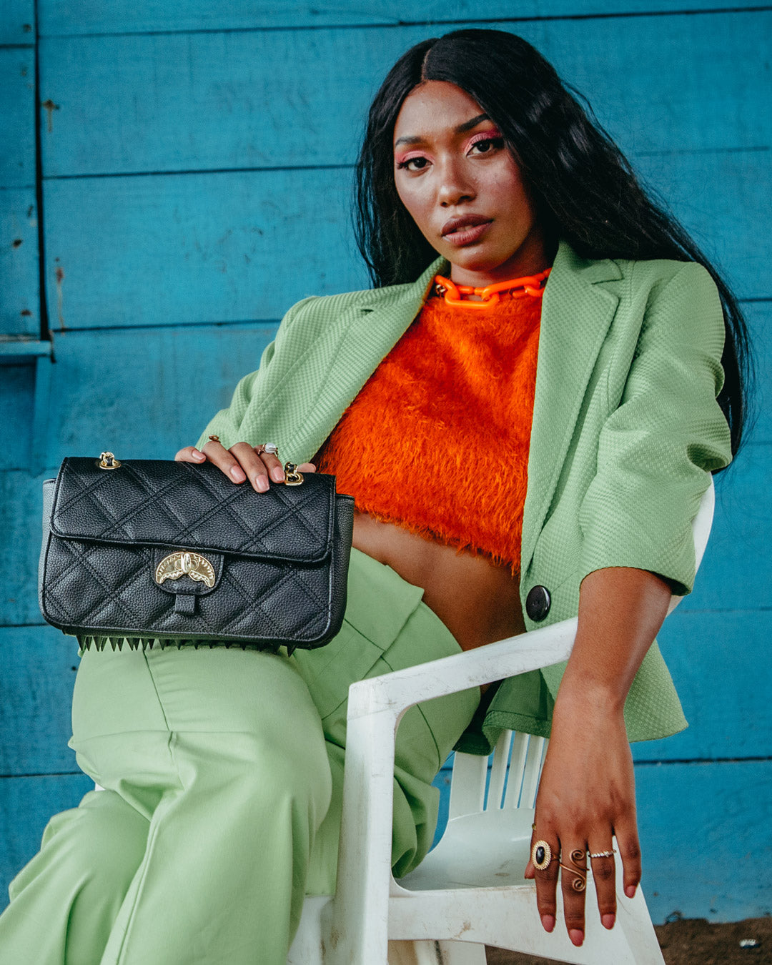 NOIR QUILT GOLD CHAIN SHARK HANDBAG