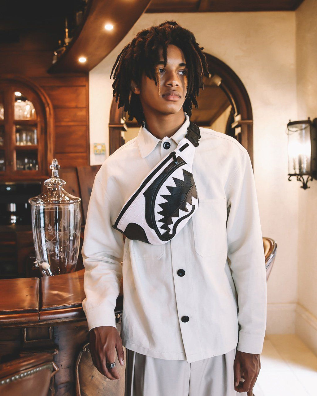 V.V.I.P. SAVVVY CROSSBODY