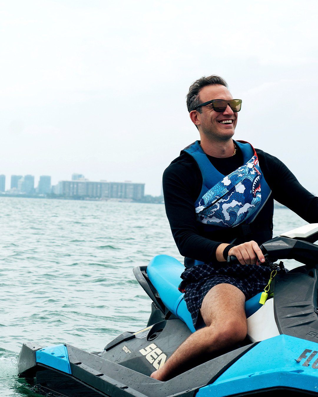 SHARK WAVE SAVVY CROSSBODY