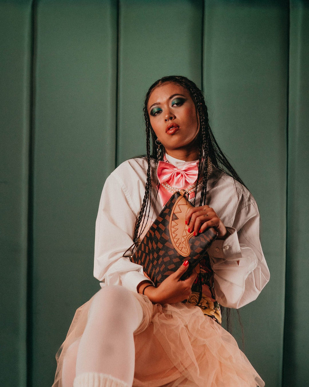 TRIPPY HENNY CROSSOVER CLUTCH