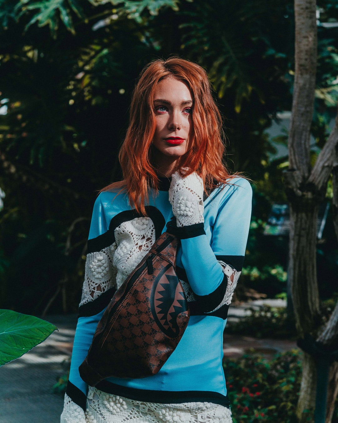 SHARKS AND SKULLS SAVVY CROSSBODY