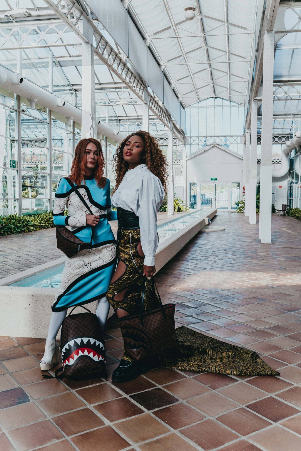 SHARKS AND SKULLS SAVVY CROSSBODY