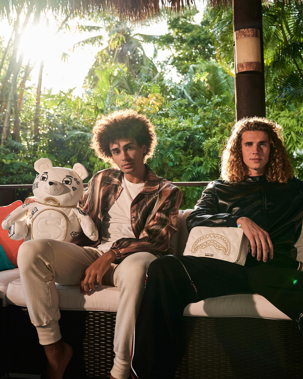 RIVIERA LE BLANC GOLD CHAIN SHARK TOILETRY BAG