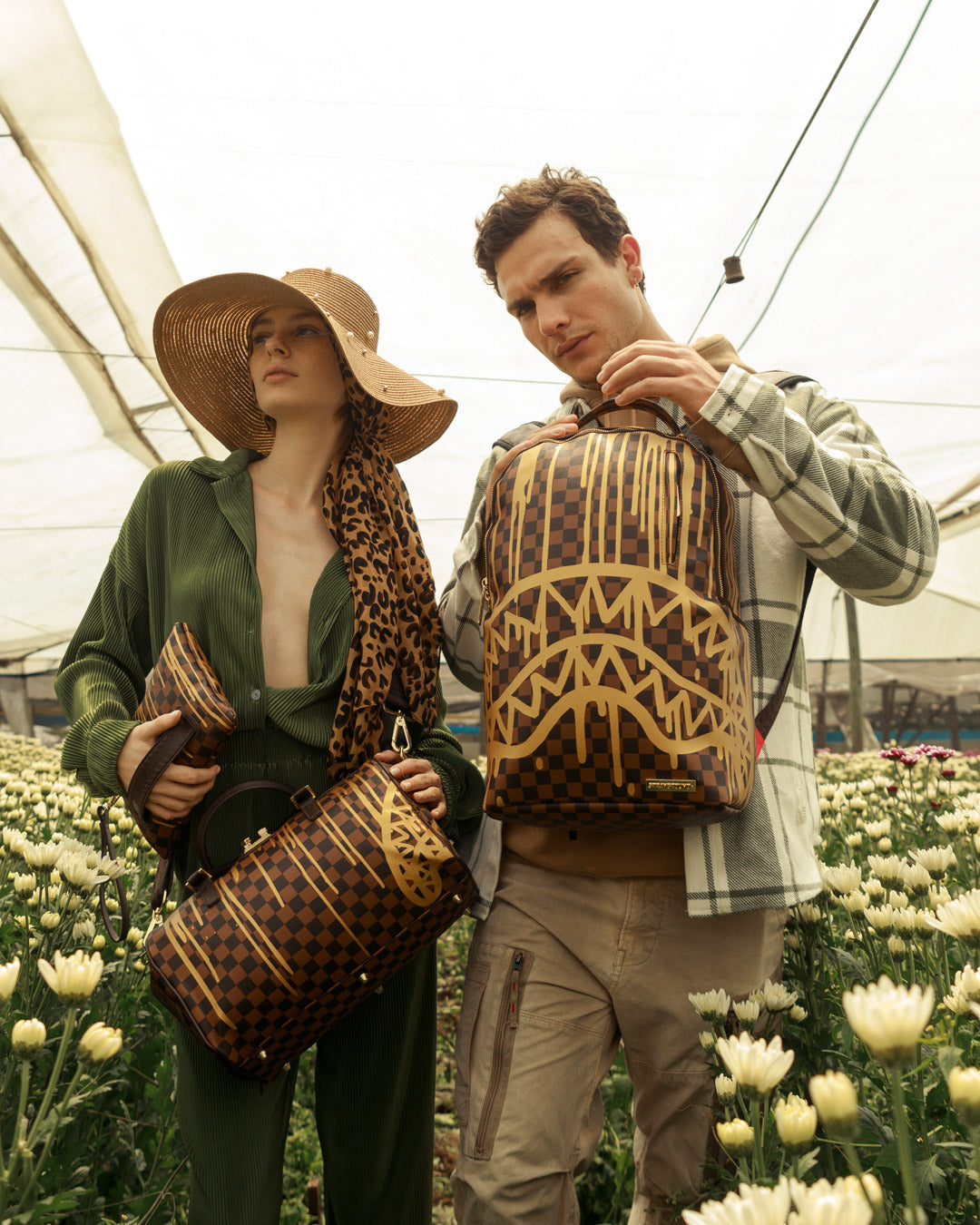 PARIS PAINT CROSSOVER CLUTCH