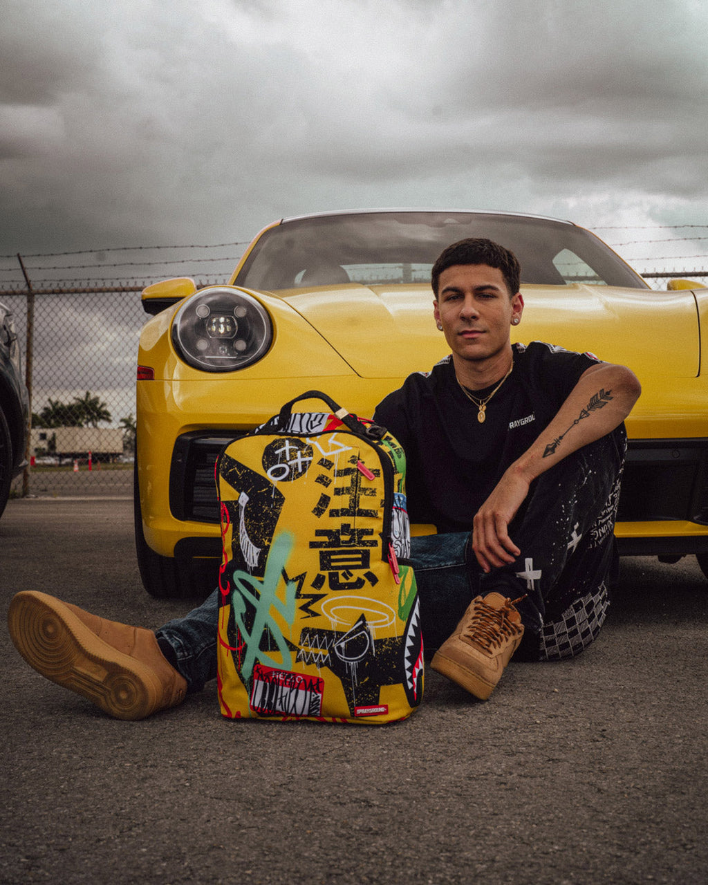 OFF THE LEASH スプレーグラウンド (DLXR)