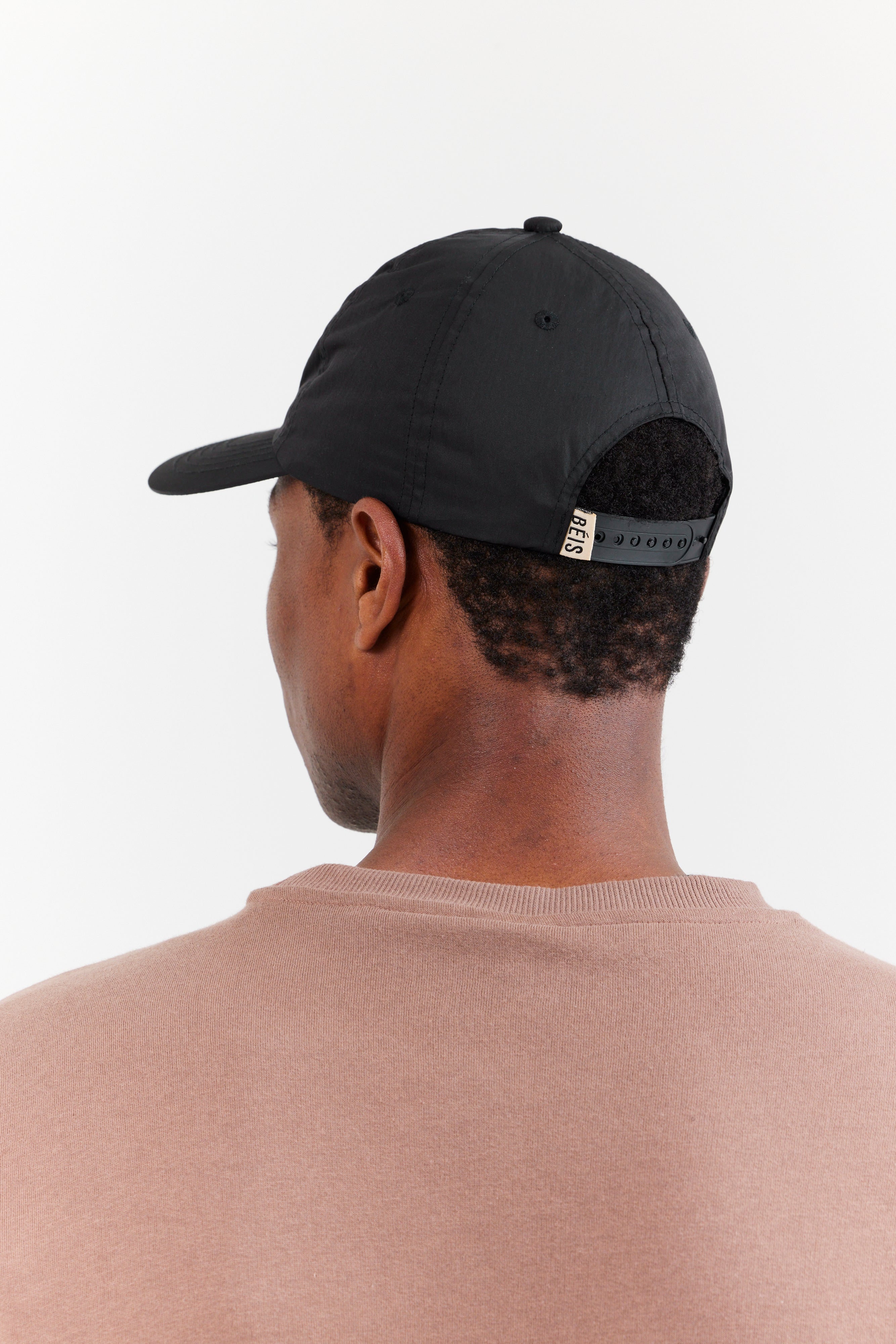 The BÉISball Cap in Black