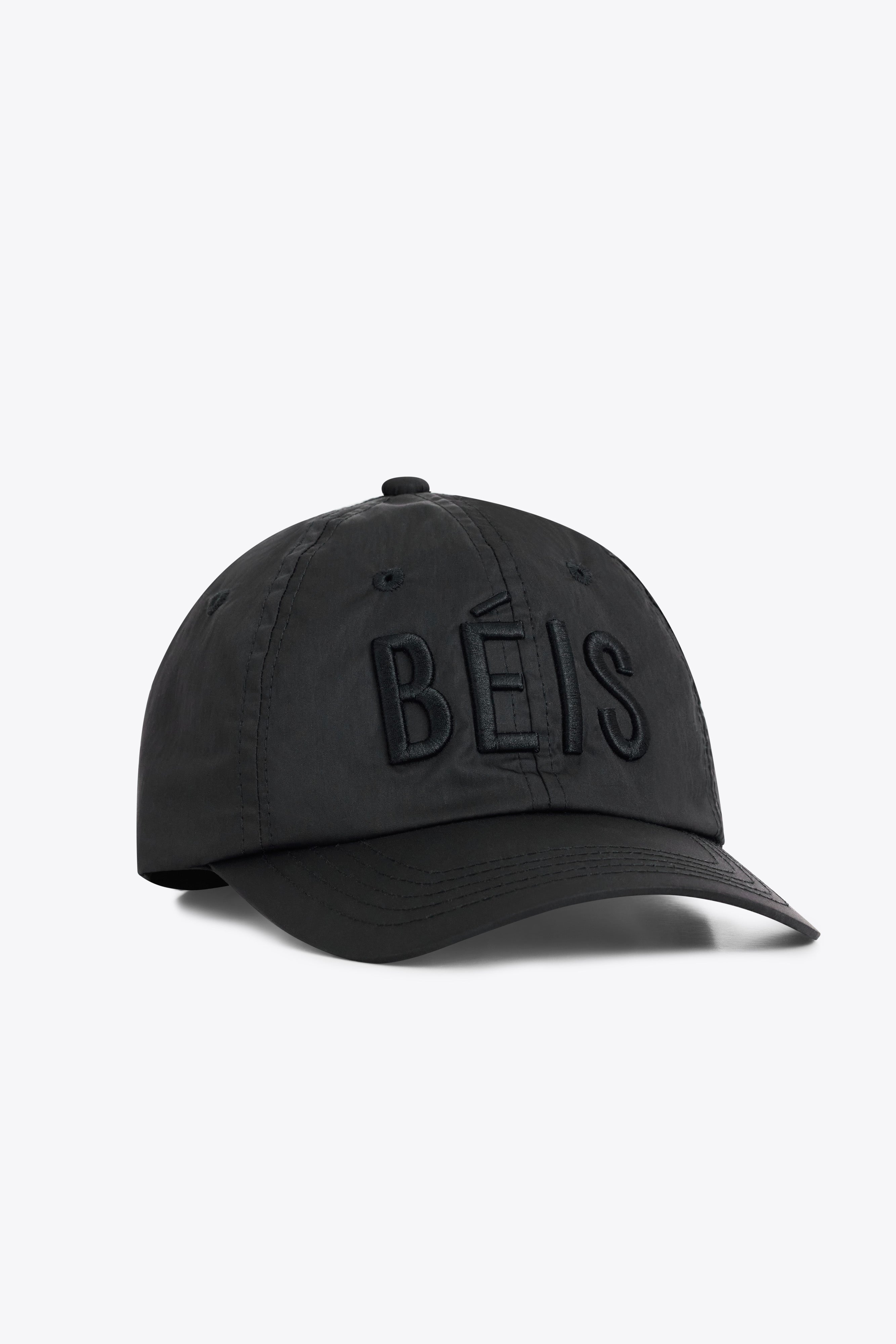 The BÉISball Cap in Black