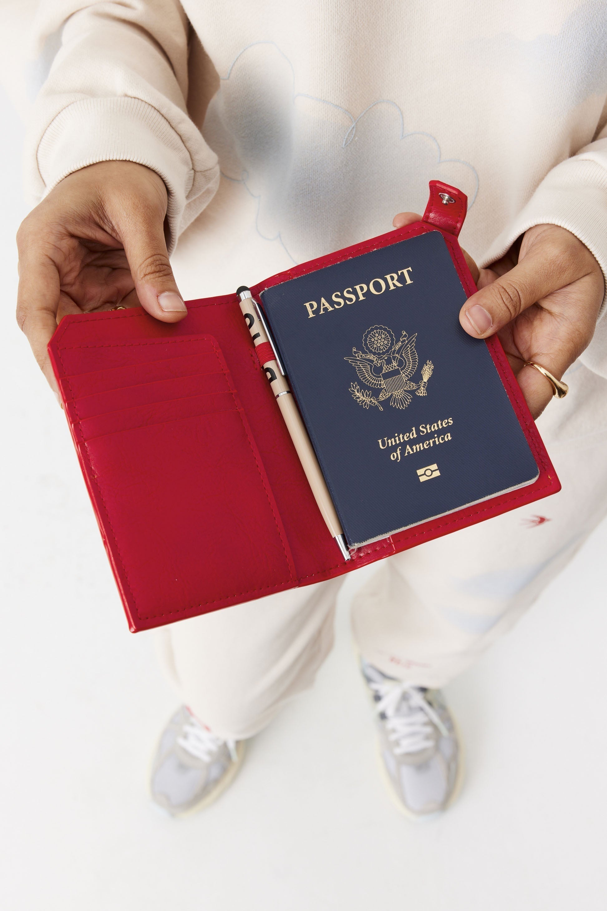 Resale The Passport & Luggage Tag Set in Text Me Red