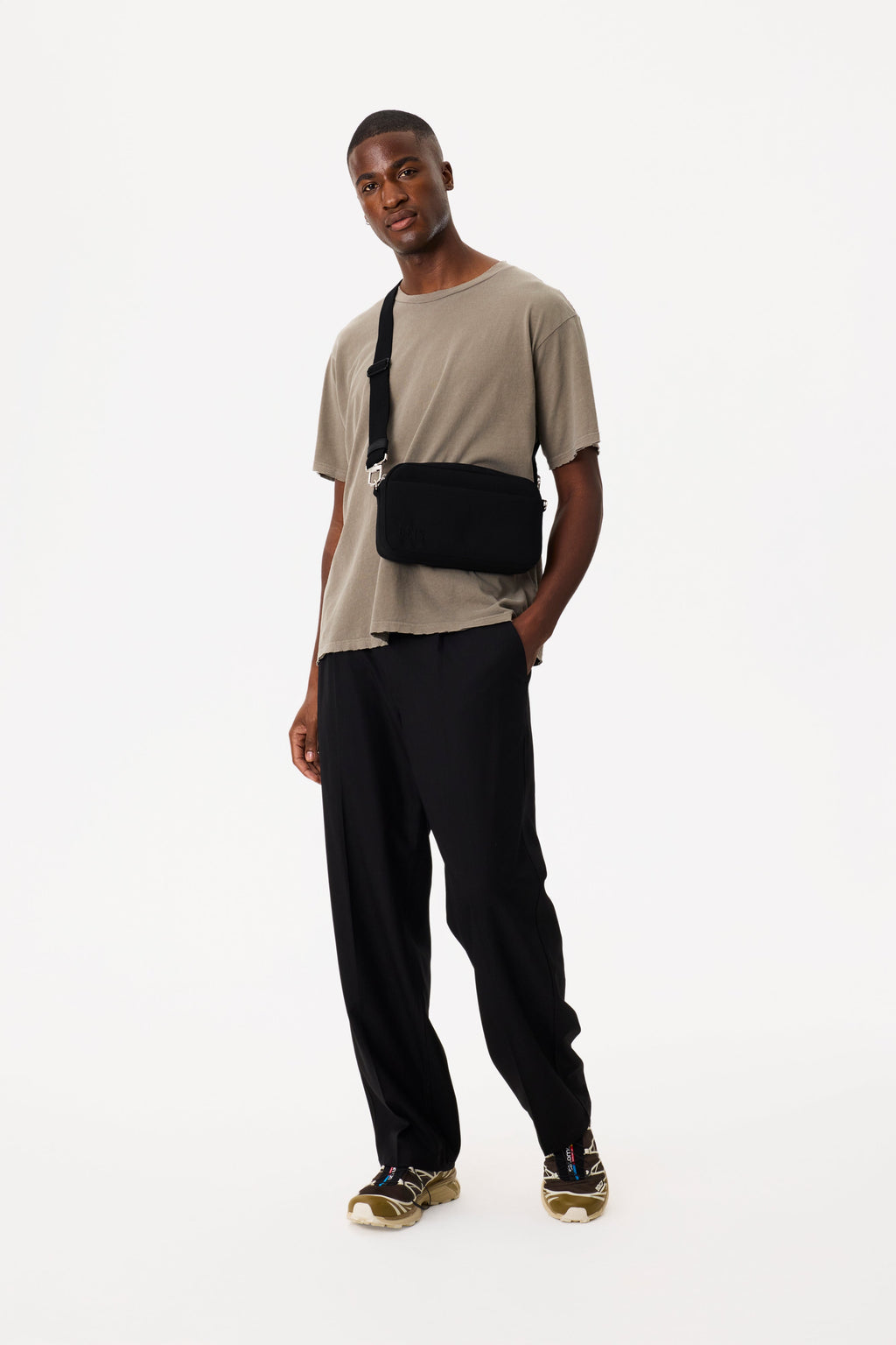 The Travel Crossbody in Black