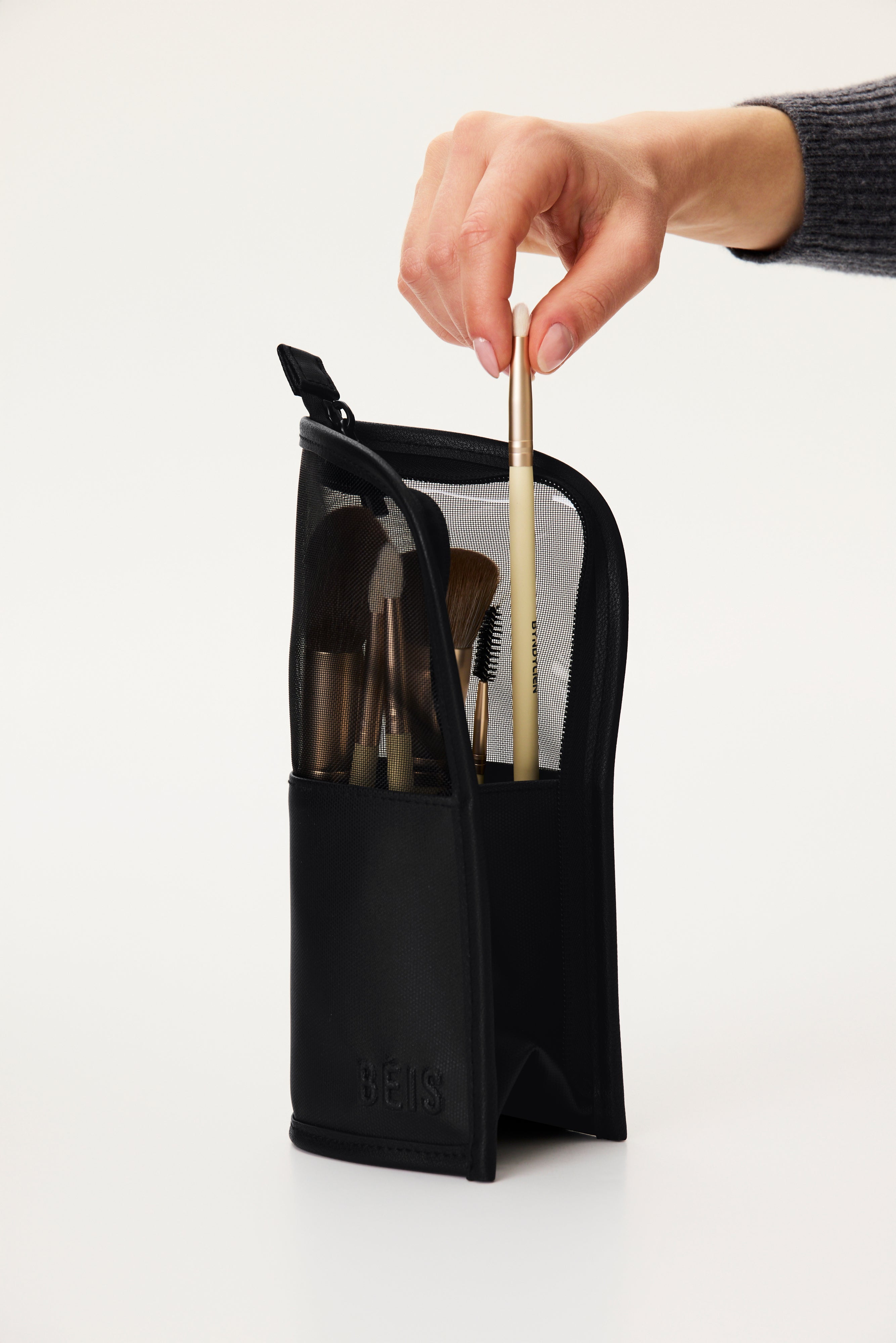Resale The Makeup Brush Pouch in Black