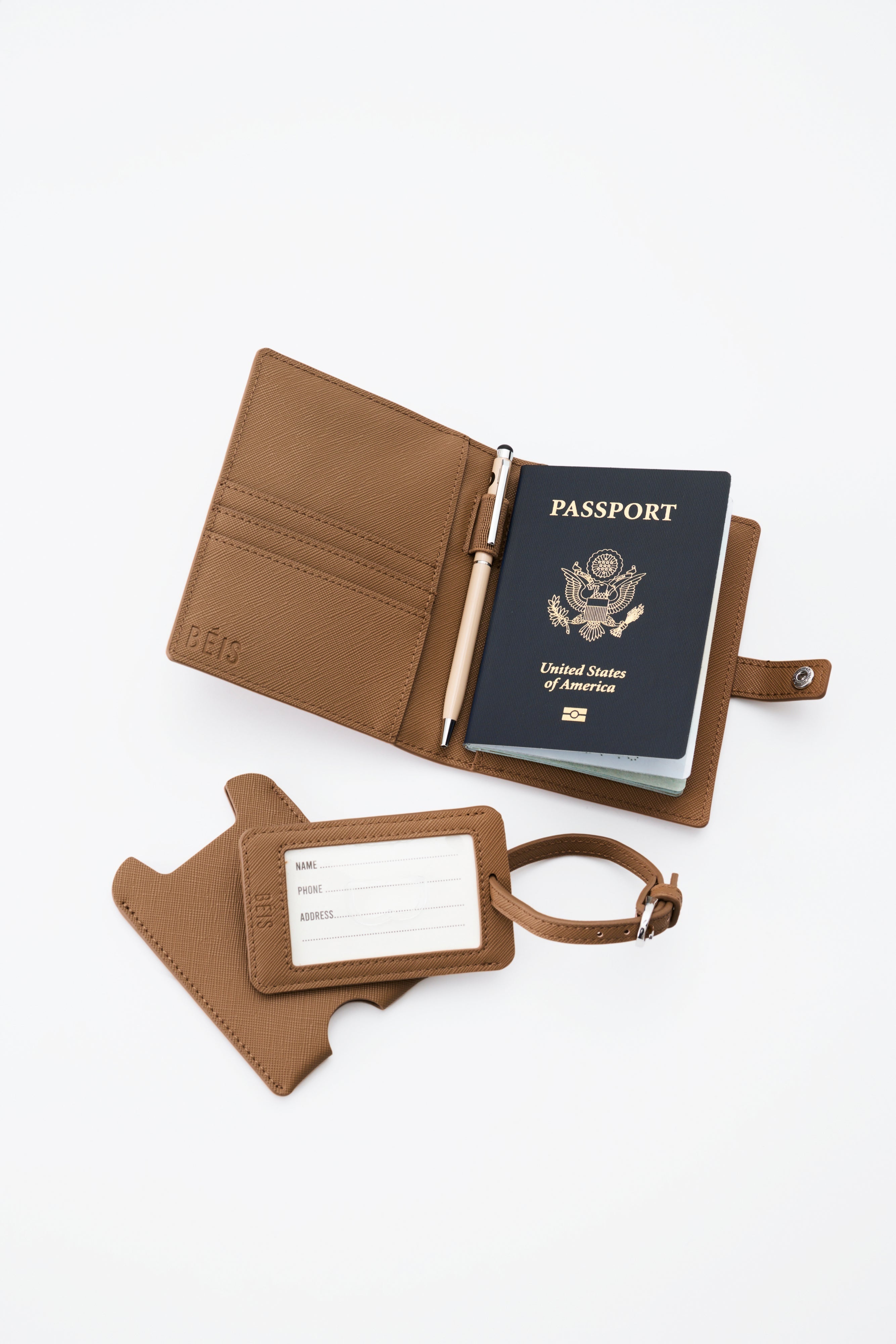 Personalized Accessories - The Passport & Luggage Tag Set in Camel
