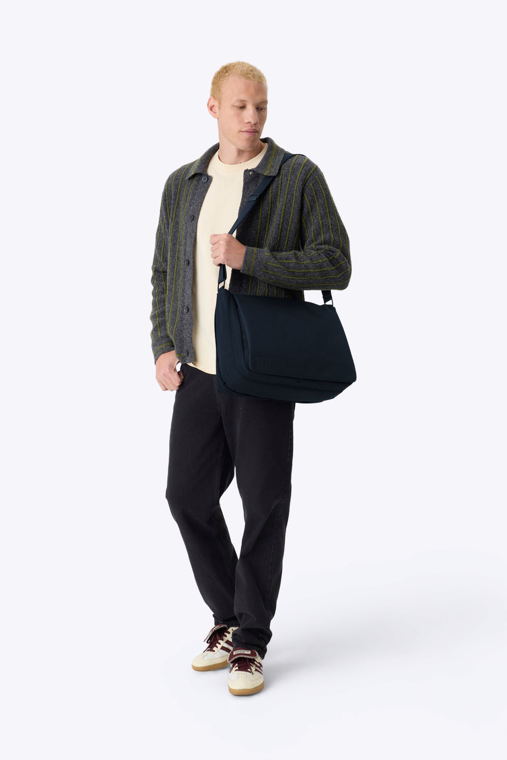 The Expandable Messenger Tote in Navy
