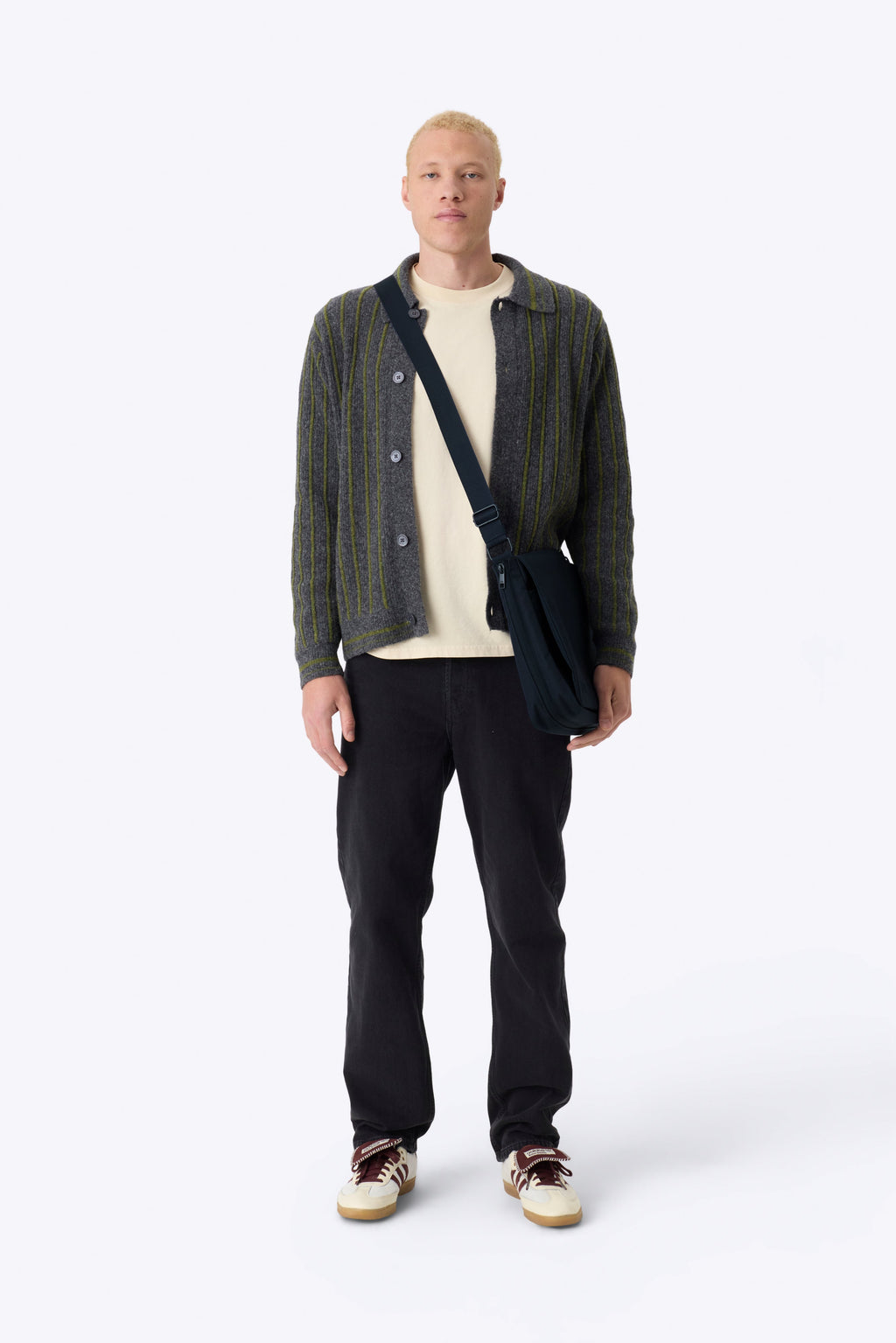 The Expandable Messenger Tote in Navy