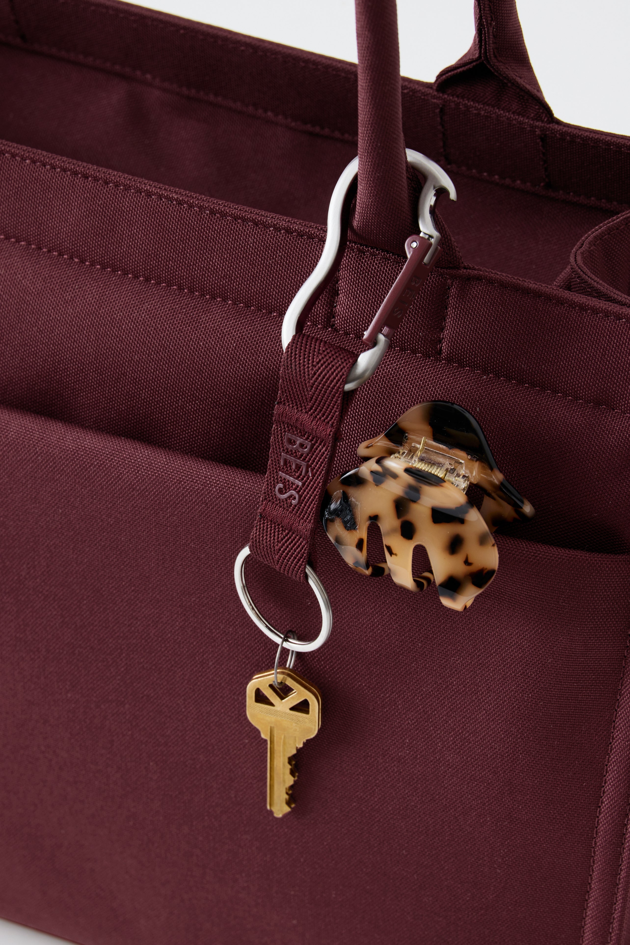 The Carabiner in Burgundy