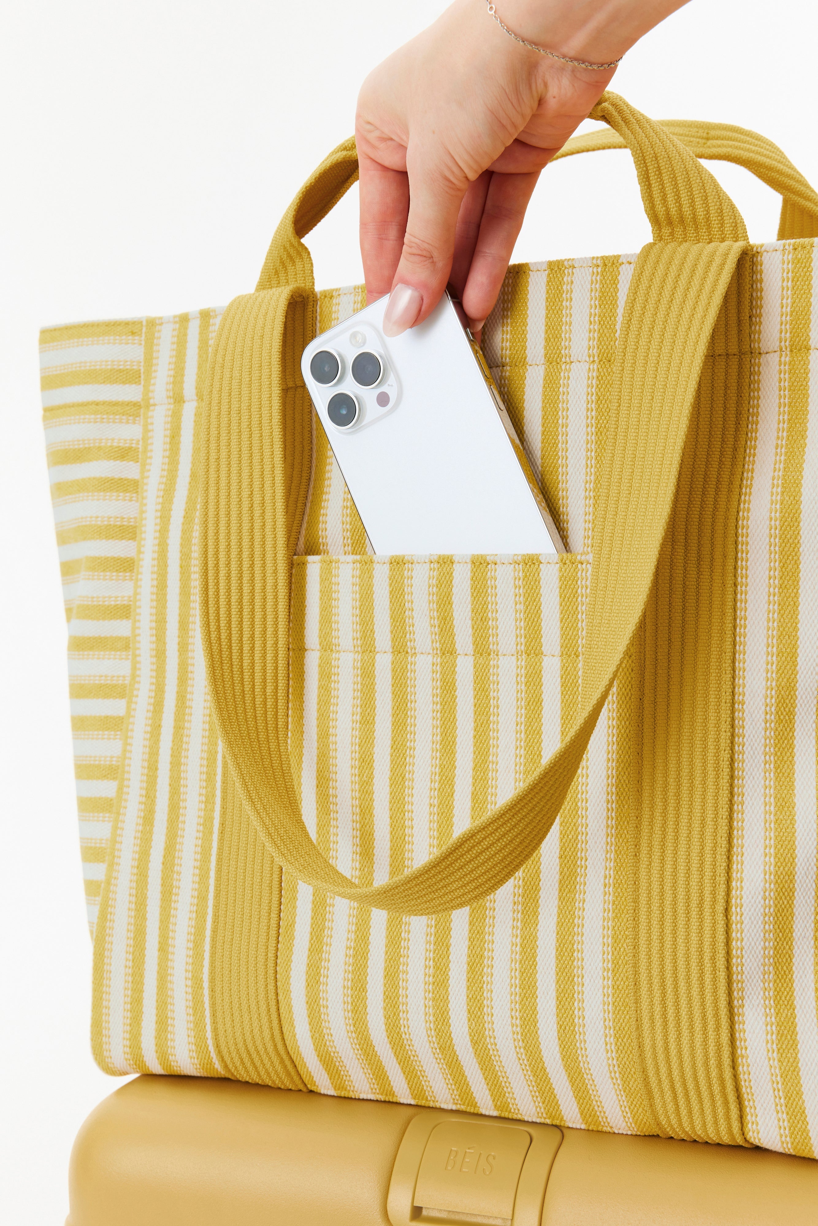 Resale The Vacation Tote in Honey Stripe