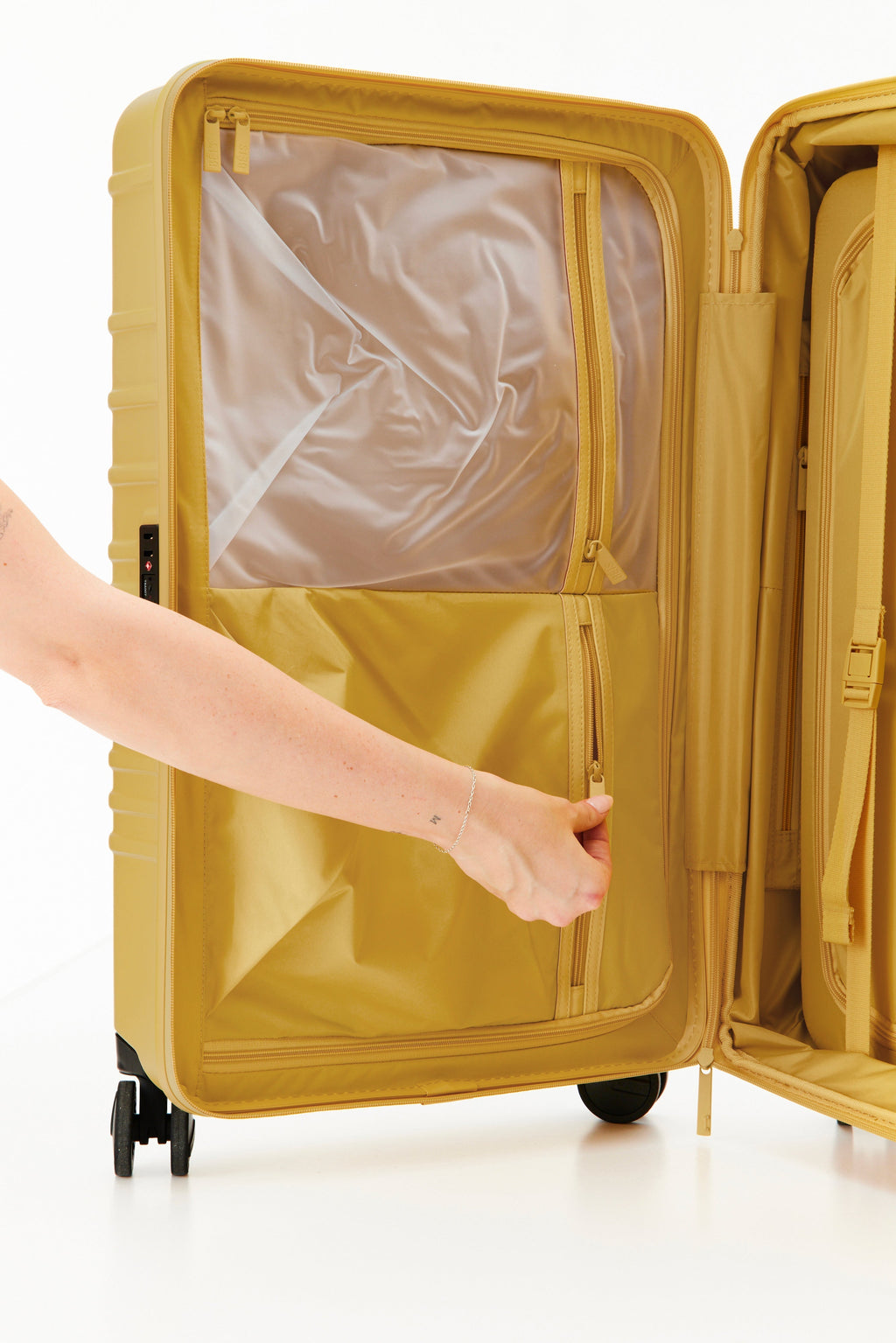 Resale The Carry-On Roller in Honey