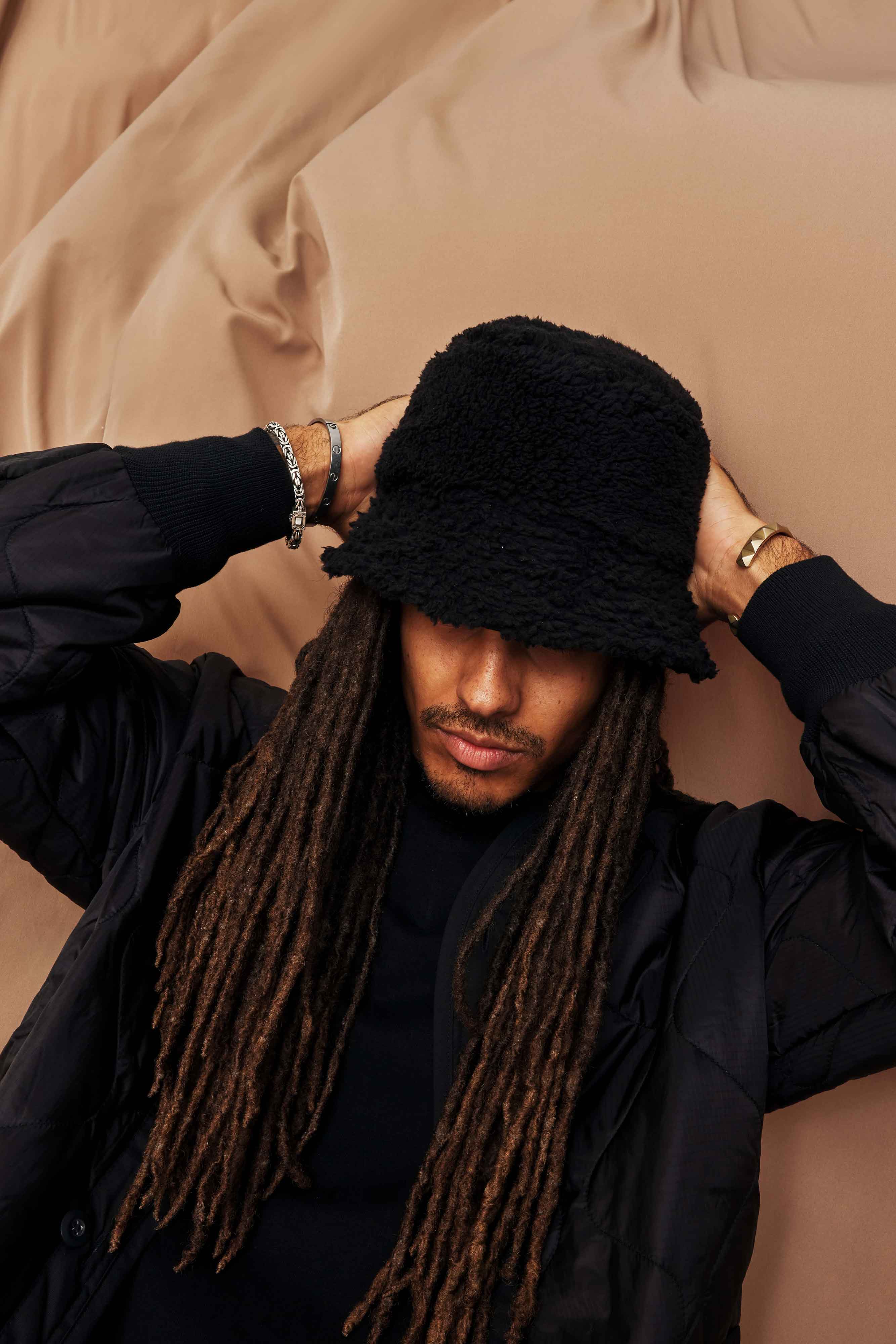 The Bucket Hat in Black