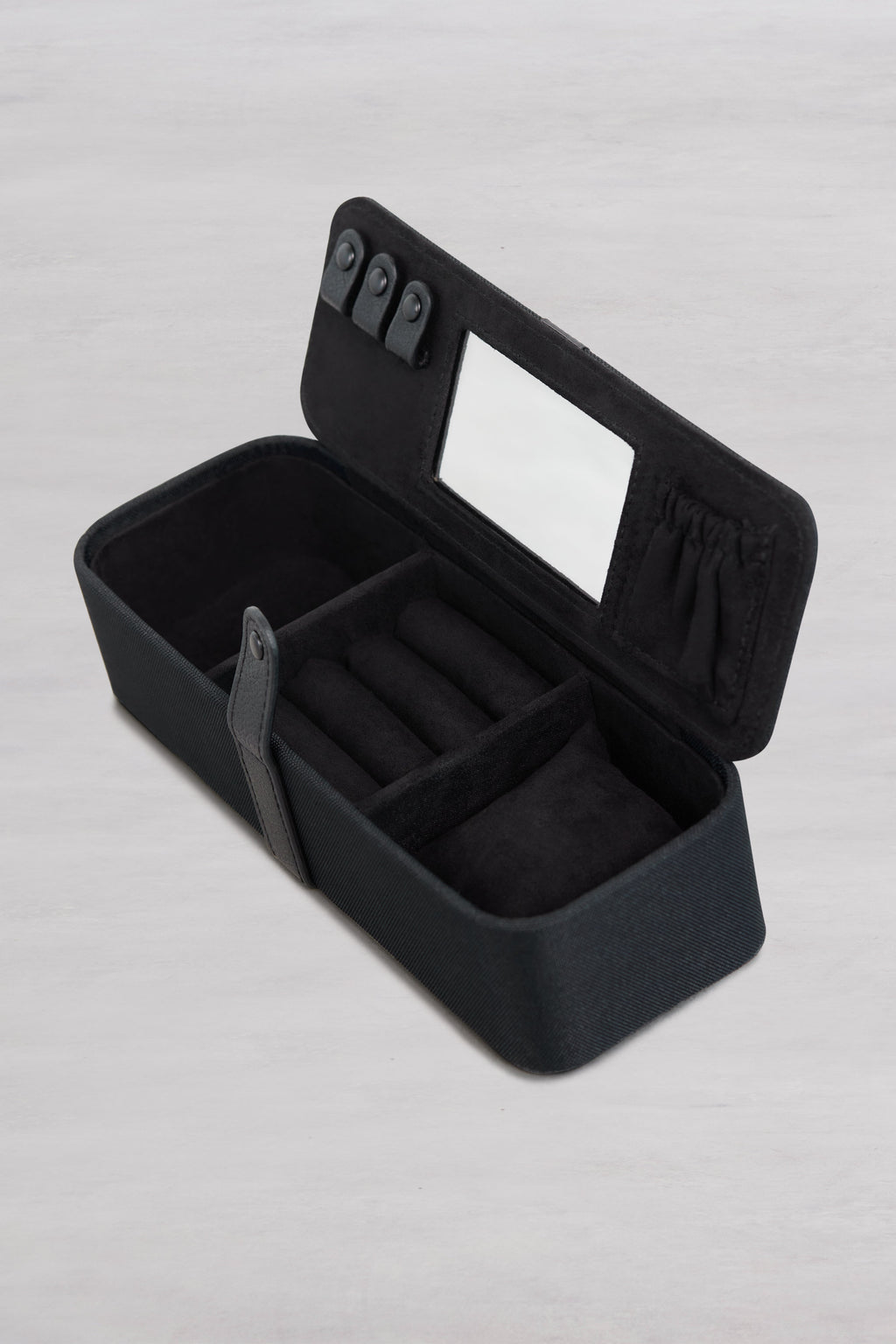 Resale The Jewelry Case in Black