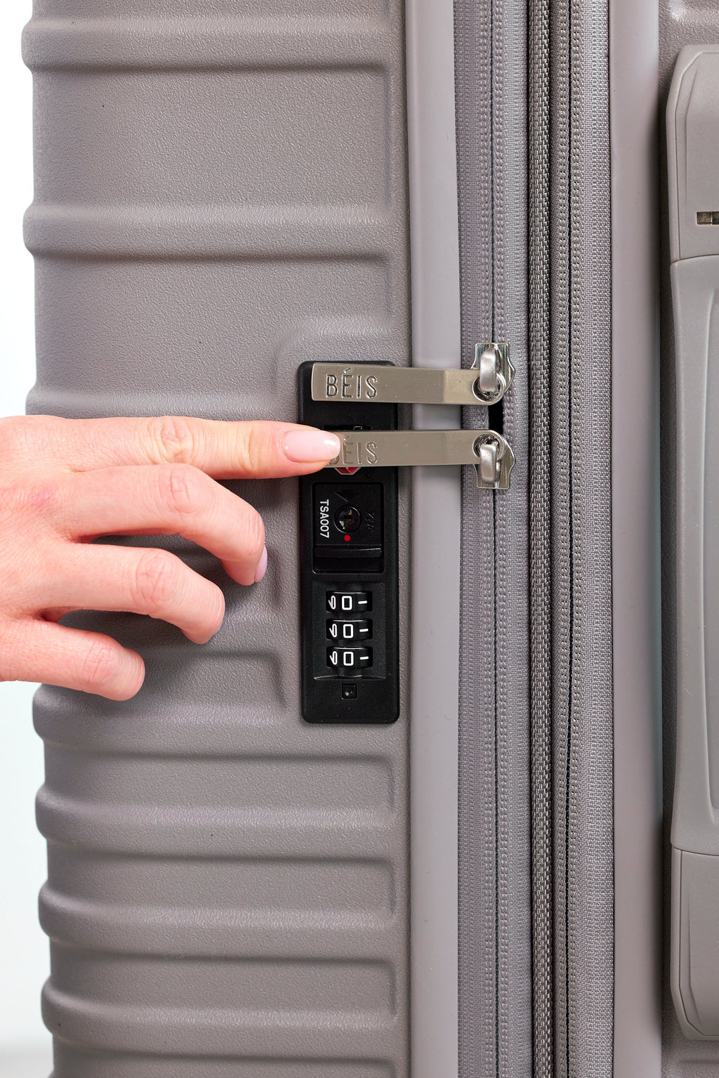 Resale The Medium Check-In Roller in Grey