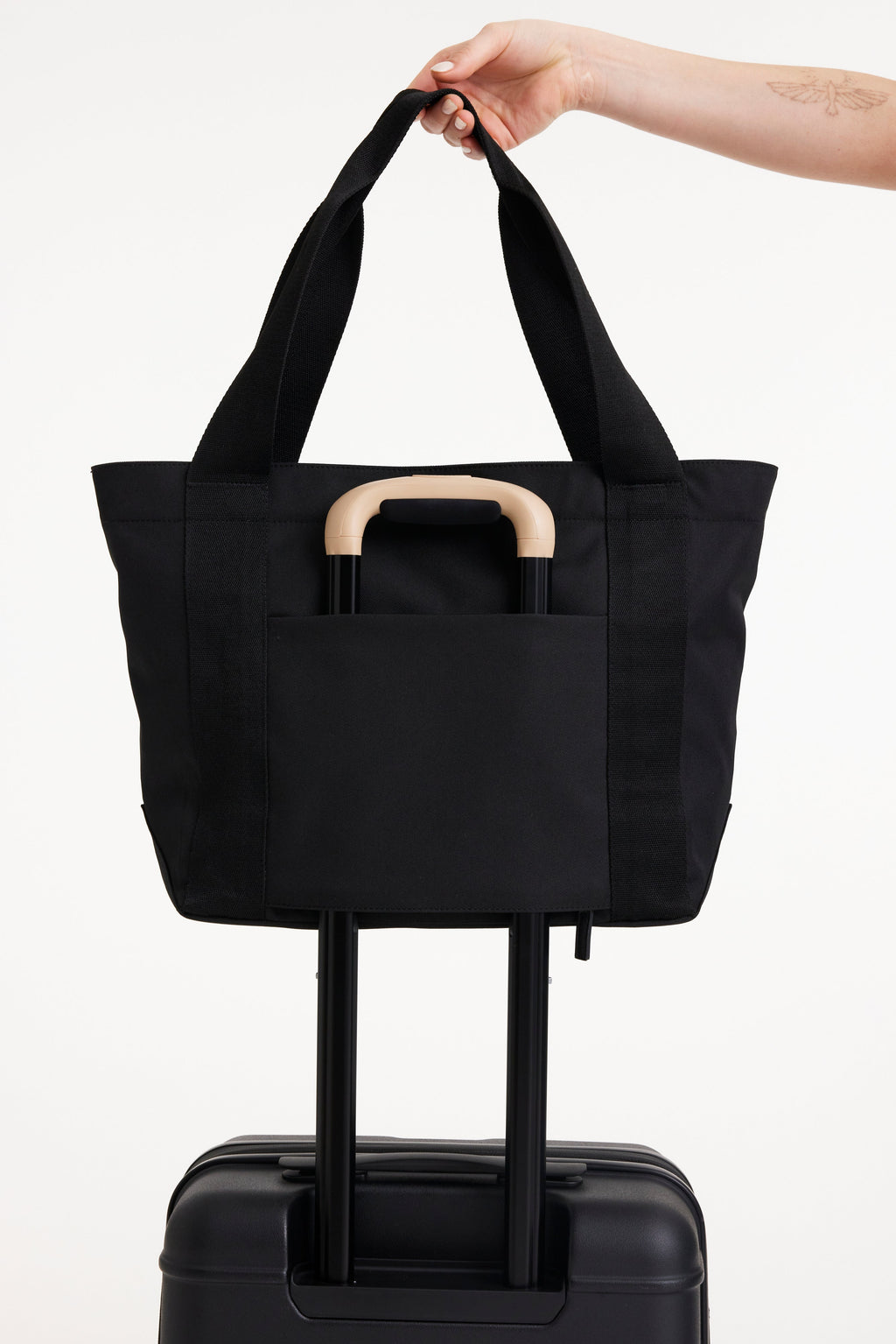 Resale The BÉISics Tote in Black