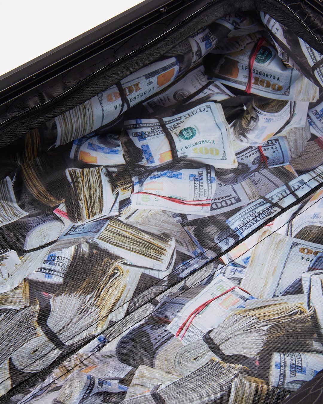 SHARKFLOWER 29.5” FULL-SIZE SHARKNAUTICS LUGGAGE