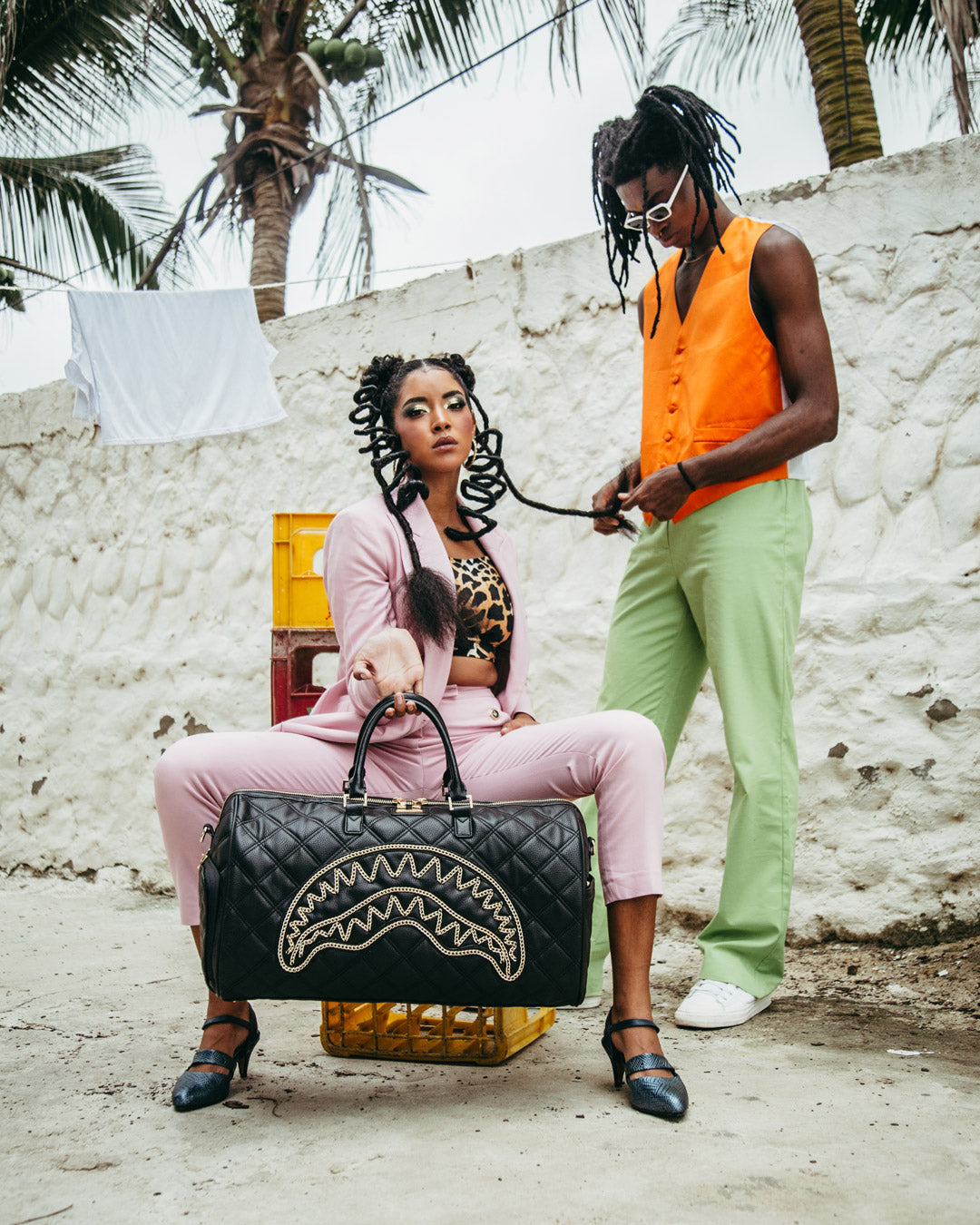 NOIR QUILT GOLD CHAIN SHARK DUFFLE