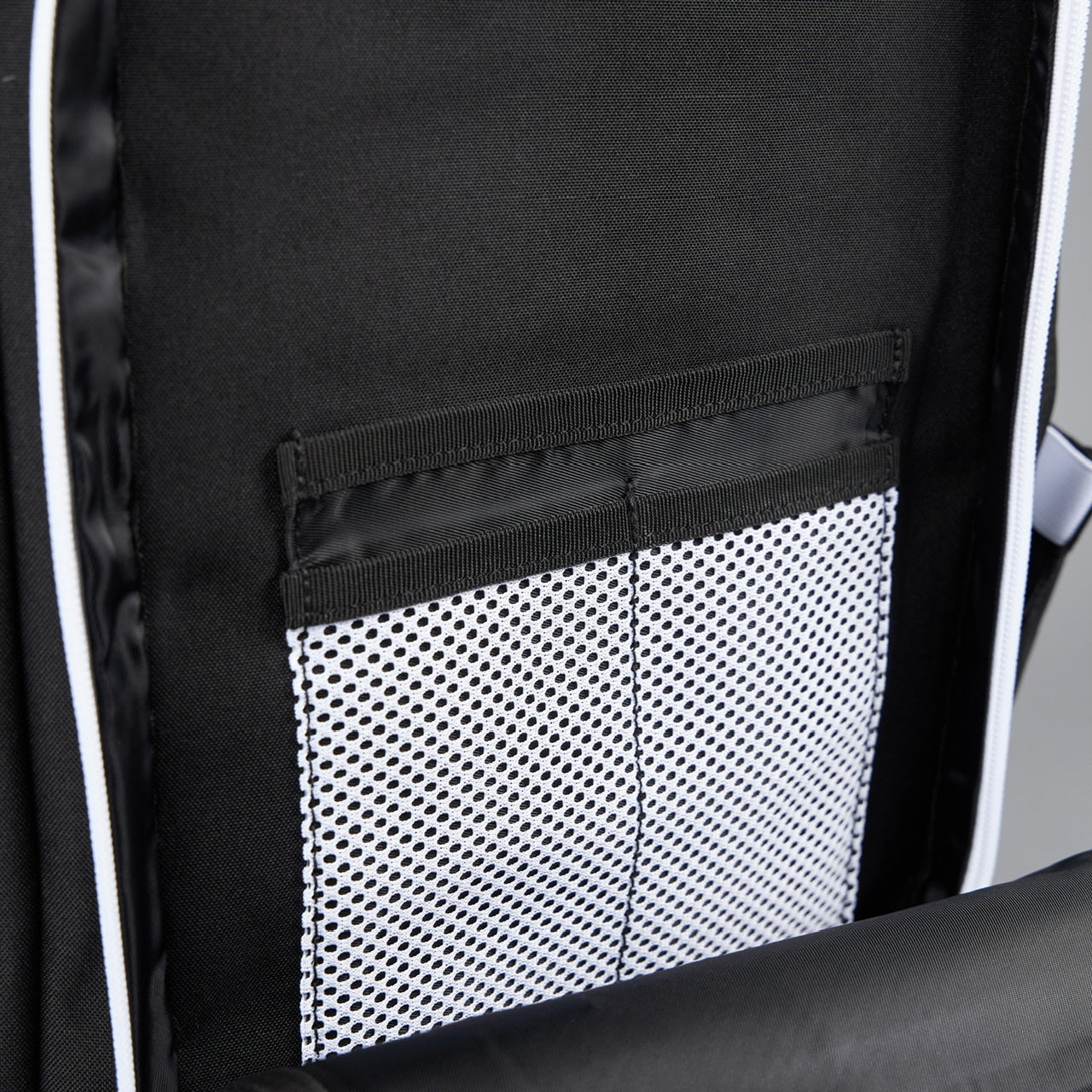 35L Backpack Power Slap Black