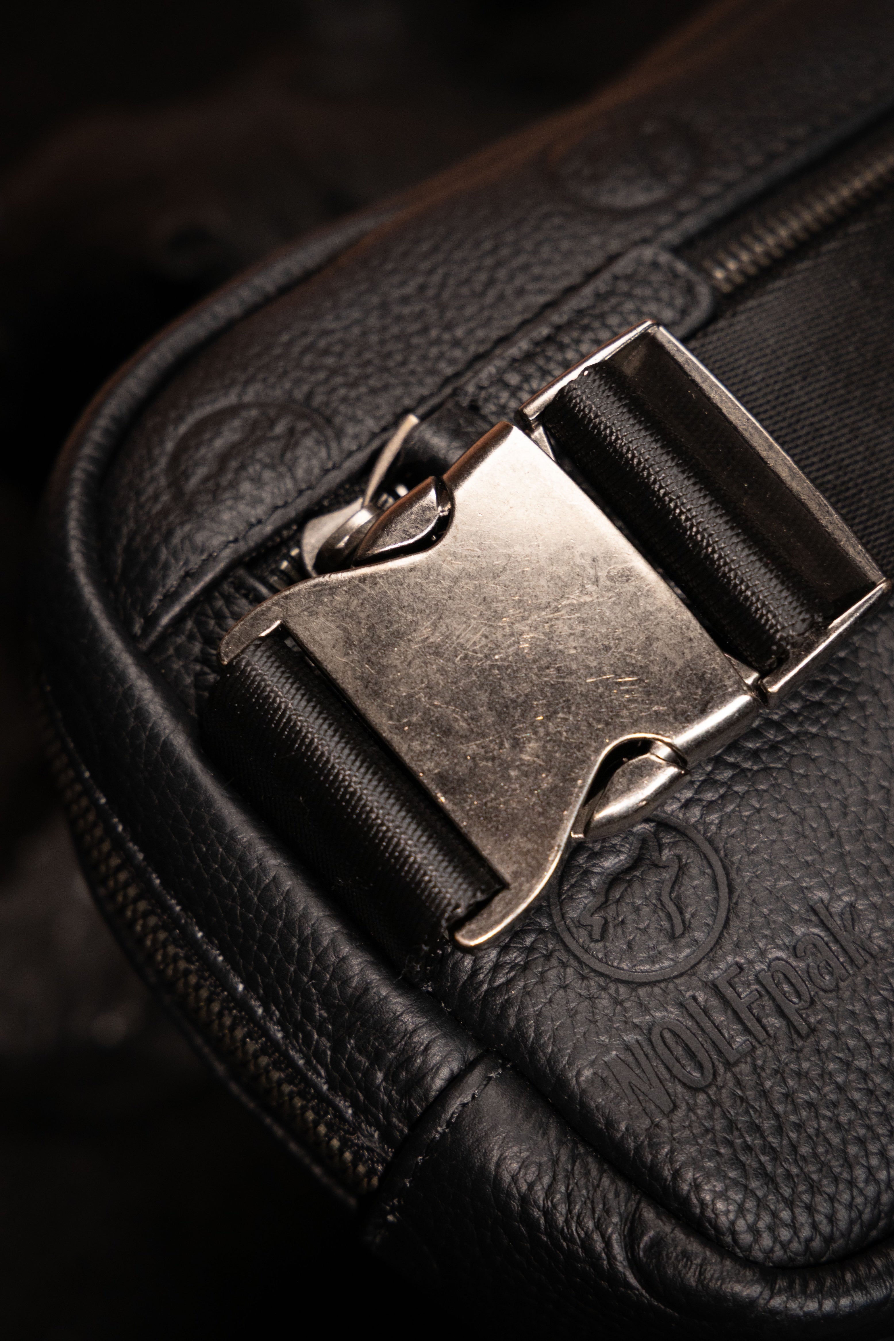 Crossbody Pack Black Luxury Leather