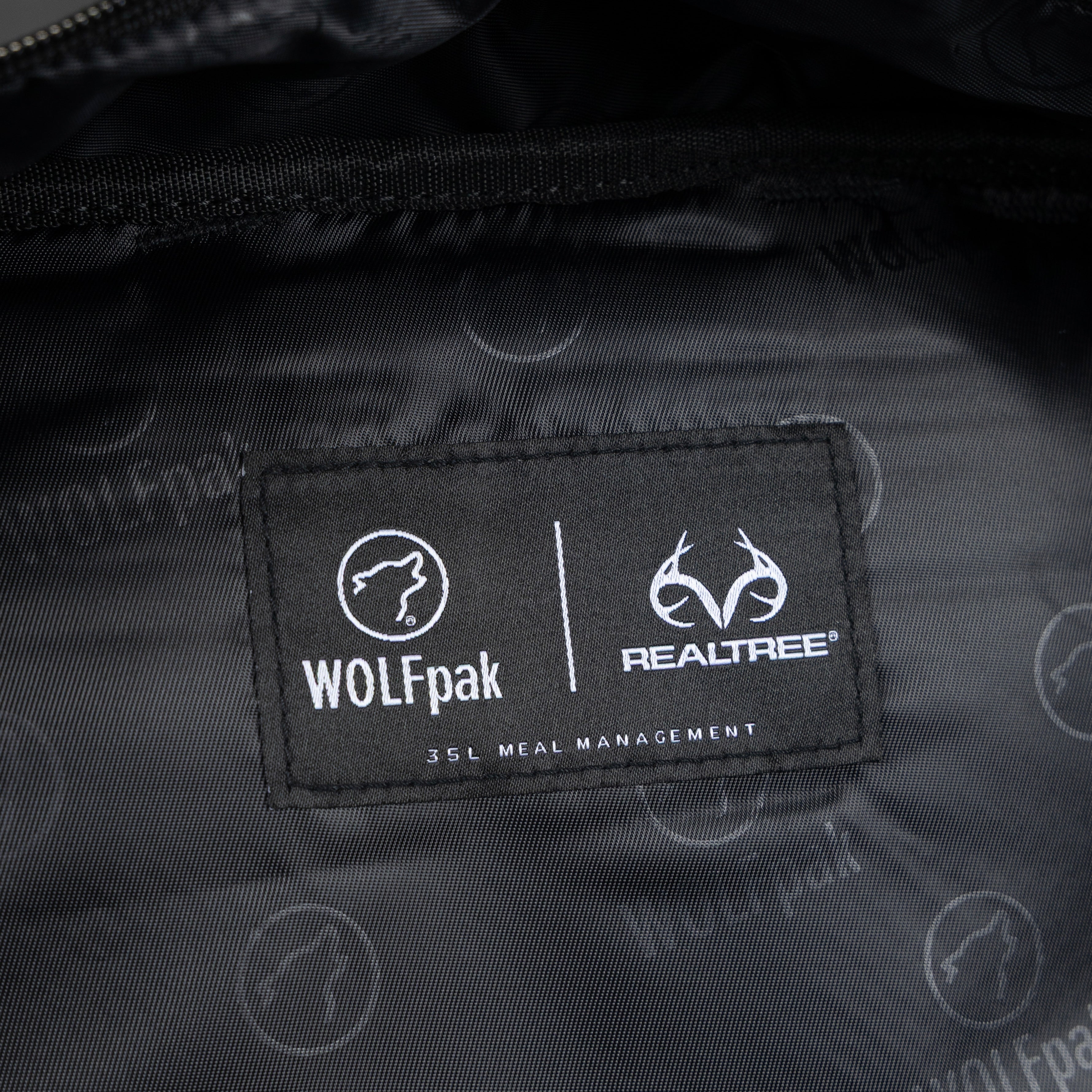 35L Realtree Edge Black Meal Prep Management