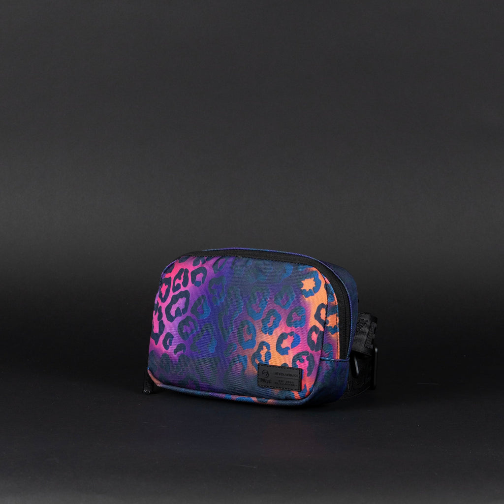 1.5L Crossbody Pack Neon Leopard