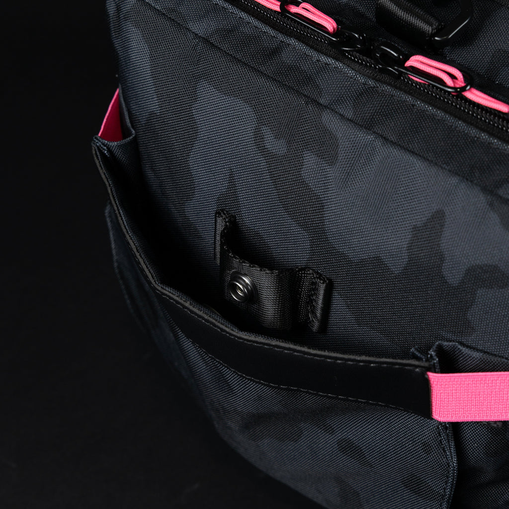 30L Perfect Duffle Bag Black Hearts
