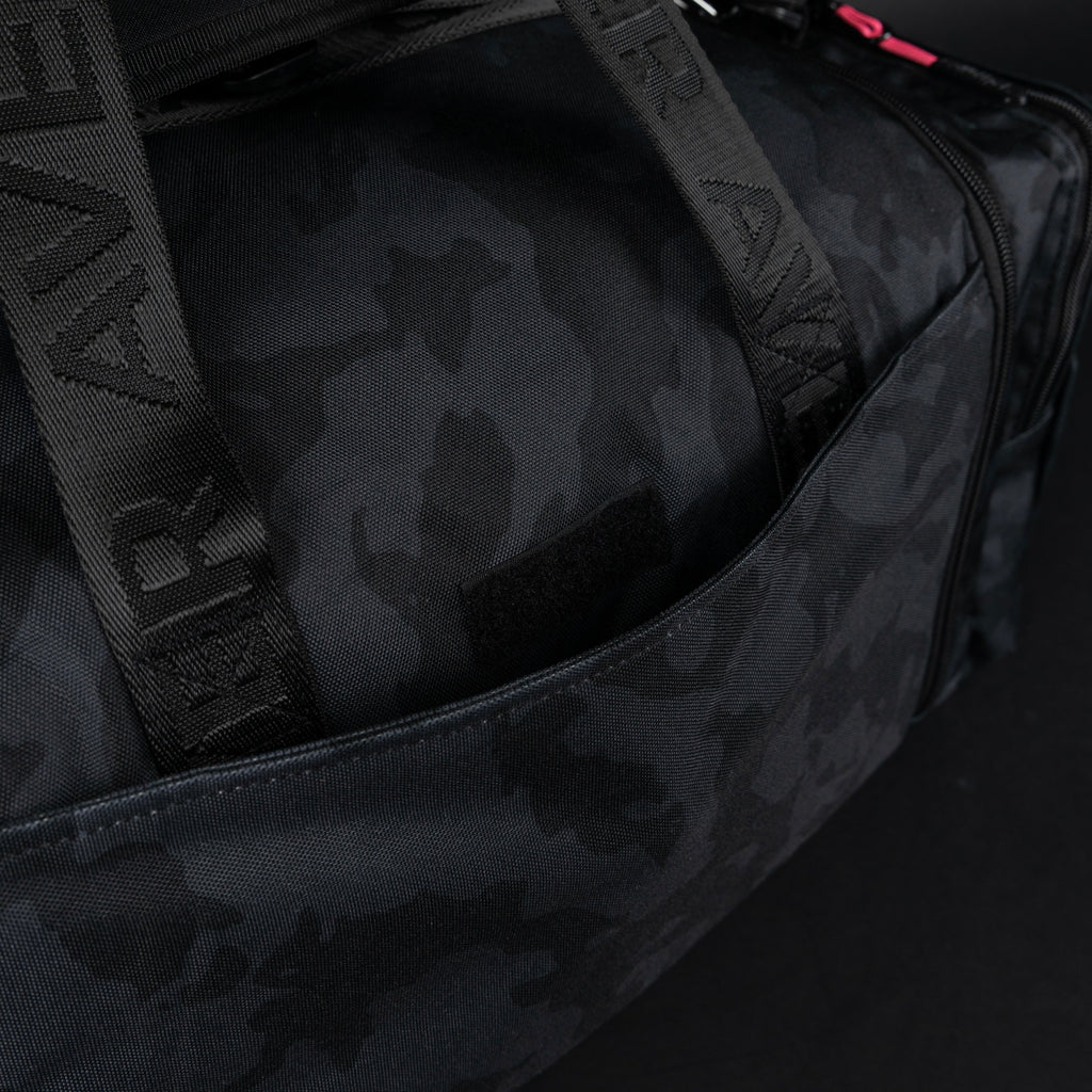30L Perfect Duffle Bag Black Hearts