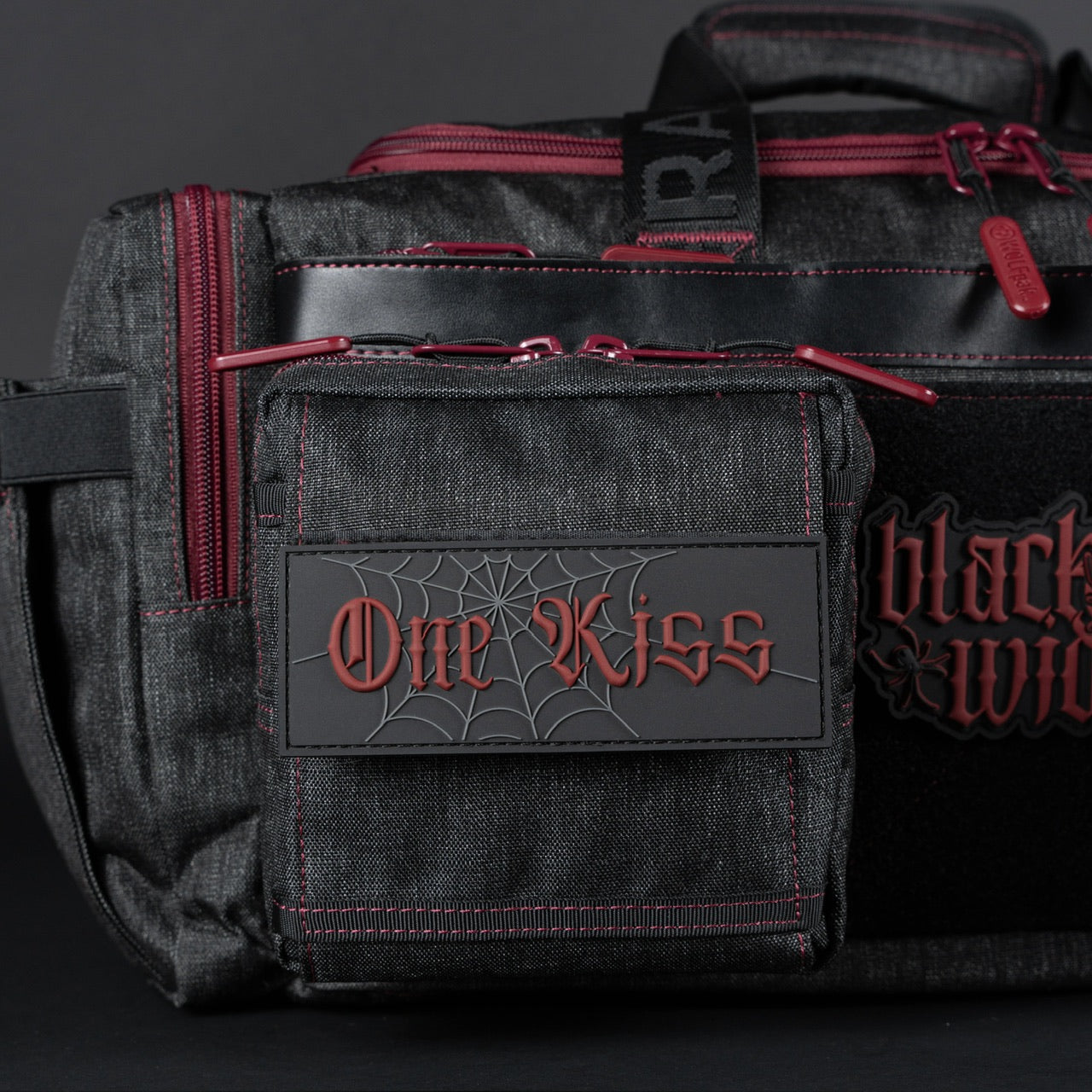 30L Perfect Duffle Bag Black Widow
