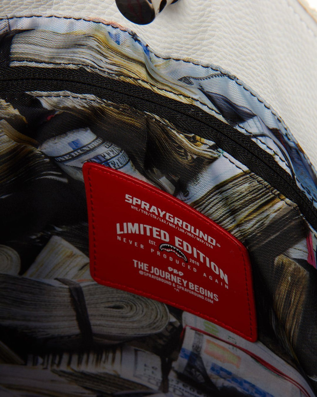 SHARKS OF THE WORLD TOTE