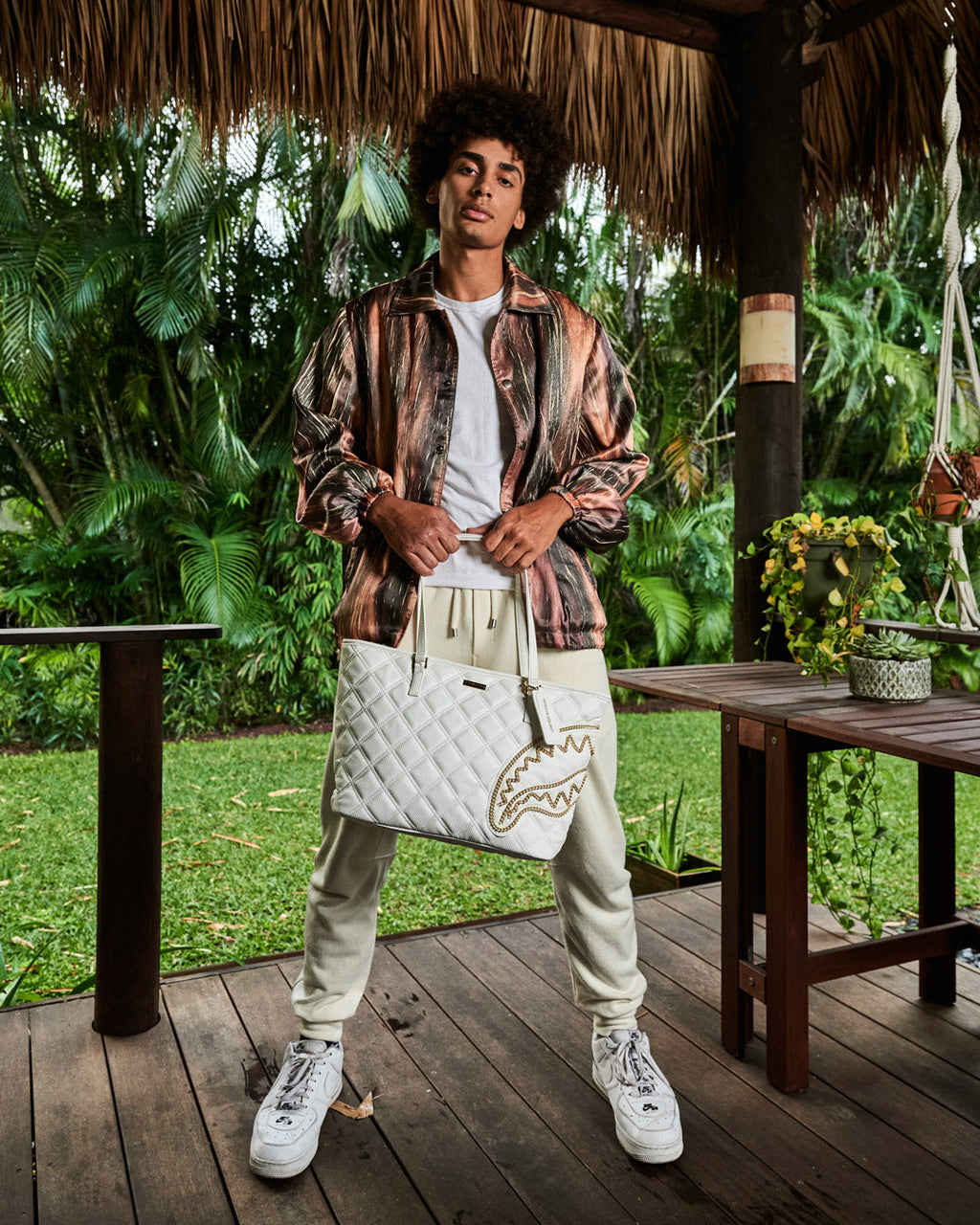 RIVIERA LE BLANC GOLD CHAIN SHARK TOTE