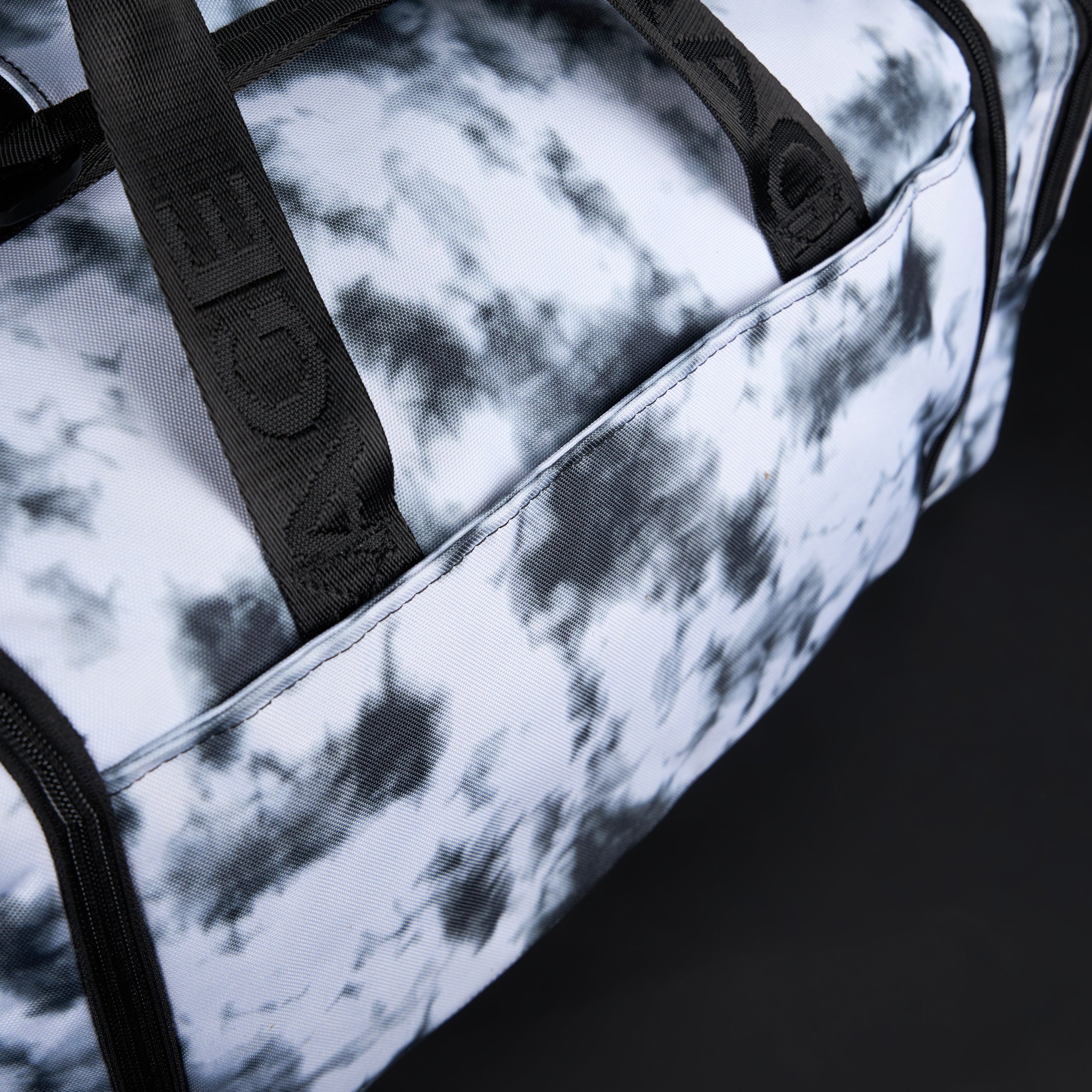 30L Perfect Duffle Bag Graffiti Green