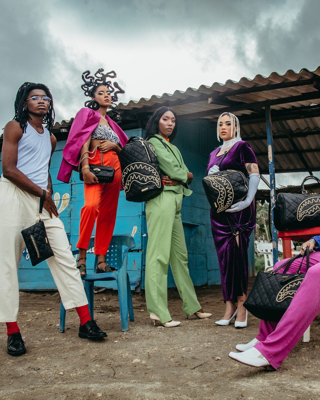 NOIR QUILT GOLD CHAIN SHARK WALLET