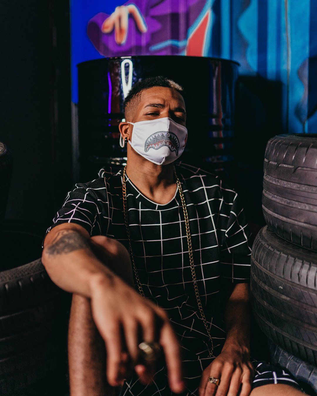 TRINITY DIAMOND SHARK (WHT) POLYESTER FACE MASK